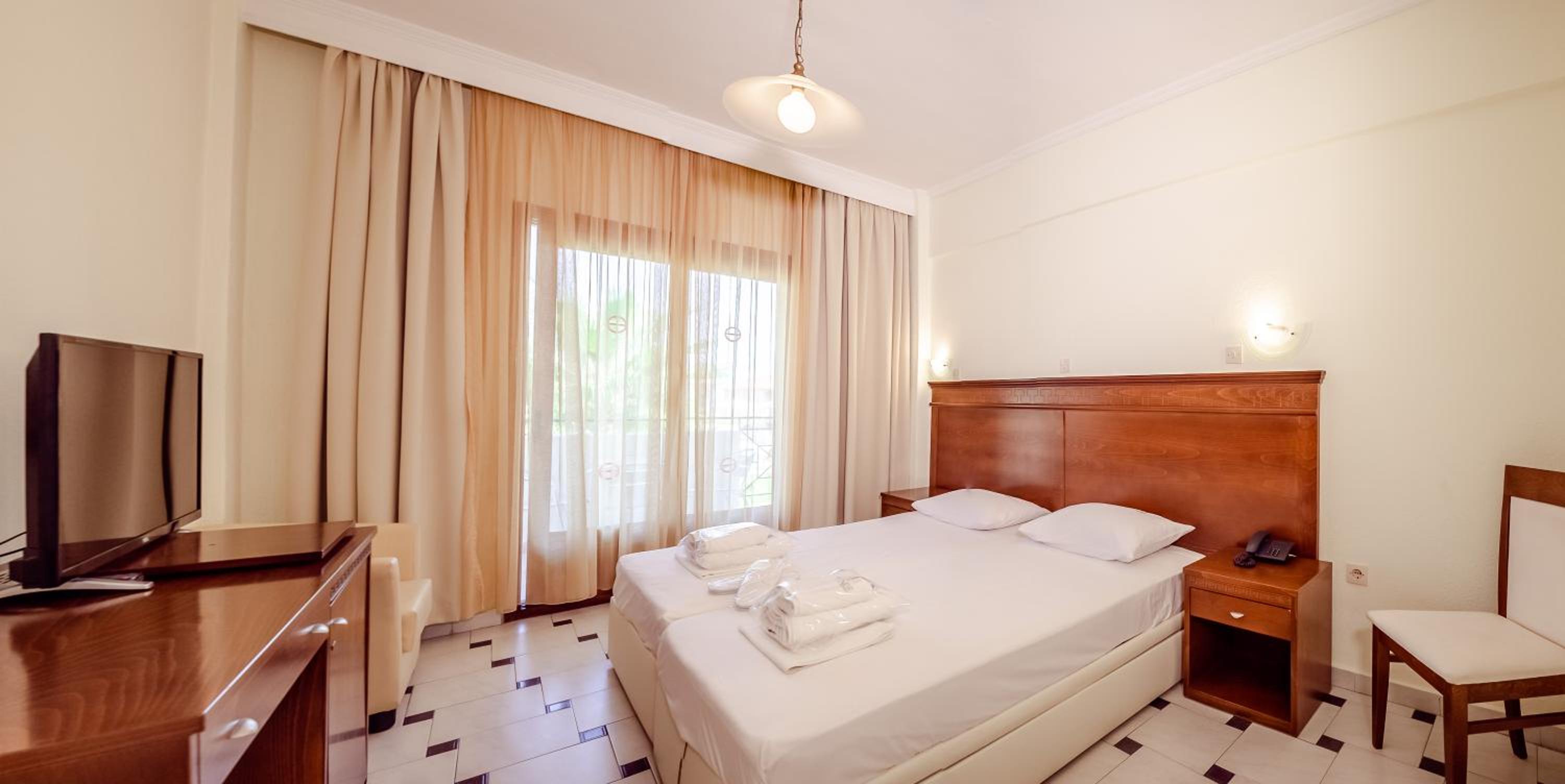 Twin Room with Pool View