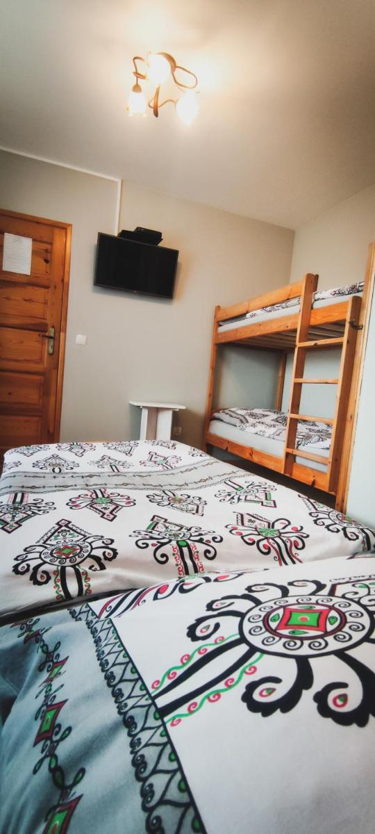 Quadruple Room with Private Bathroom photo 3