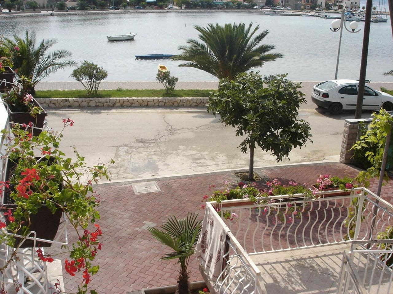 One-Bedroom Apartment with Terrace with Sea View - Photo 13