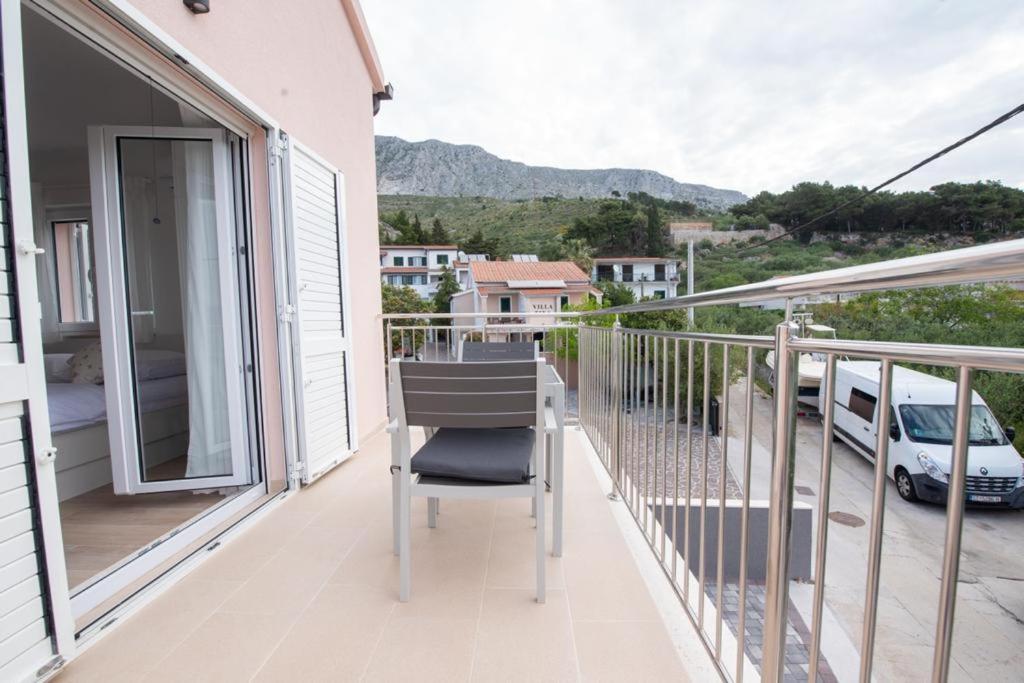 Studio with Balcony photo 2