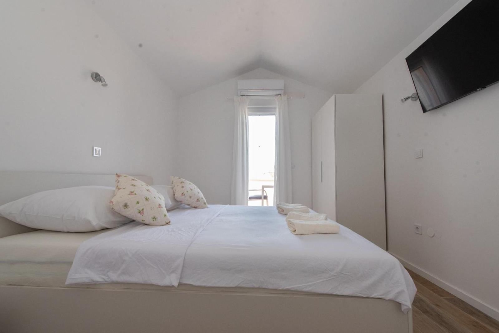 Apartment with Sea View photo 2