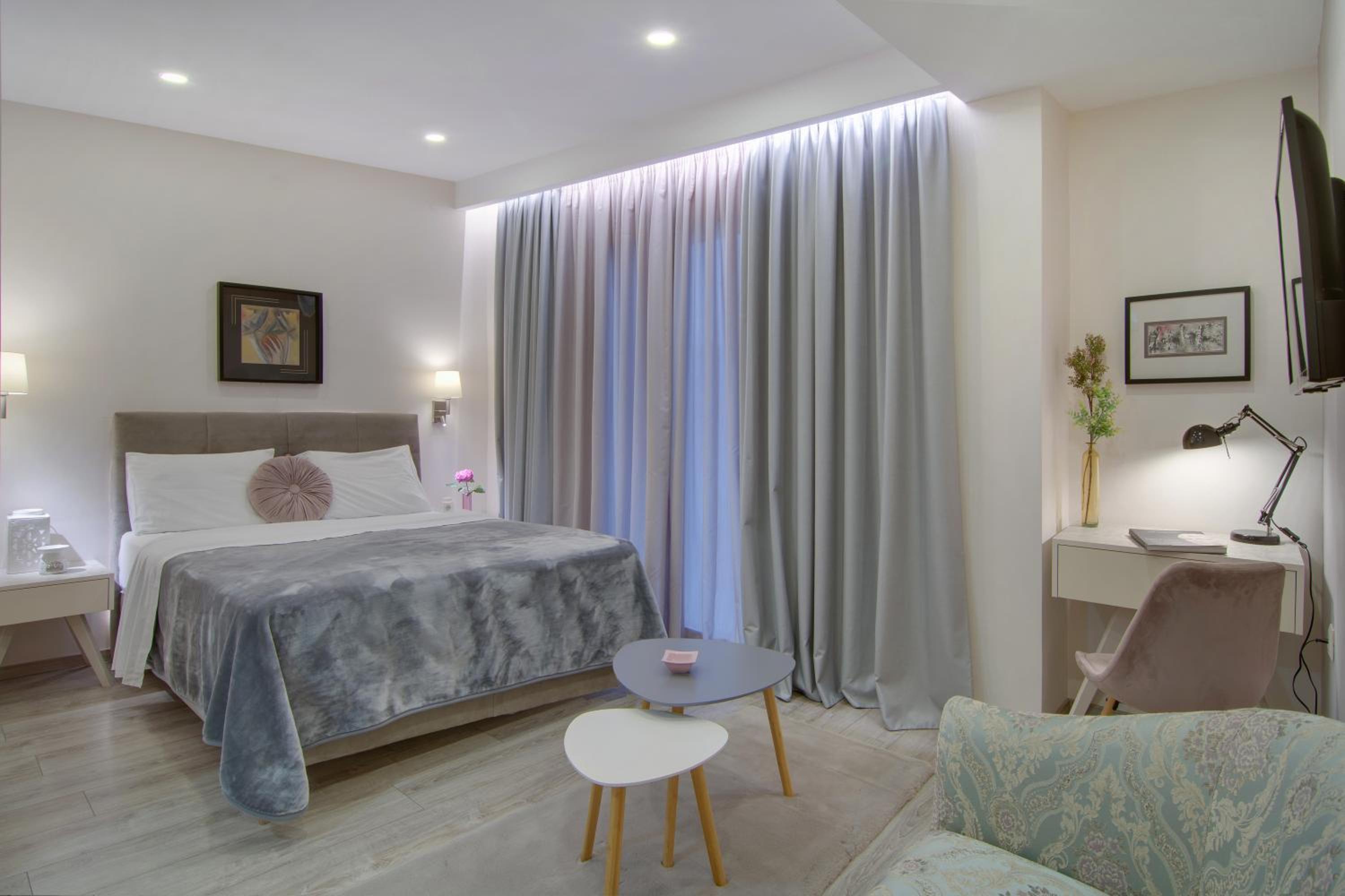 Deluxe Double Room - Photo 1