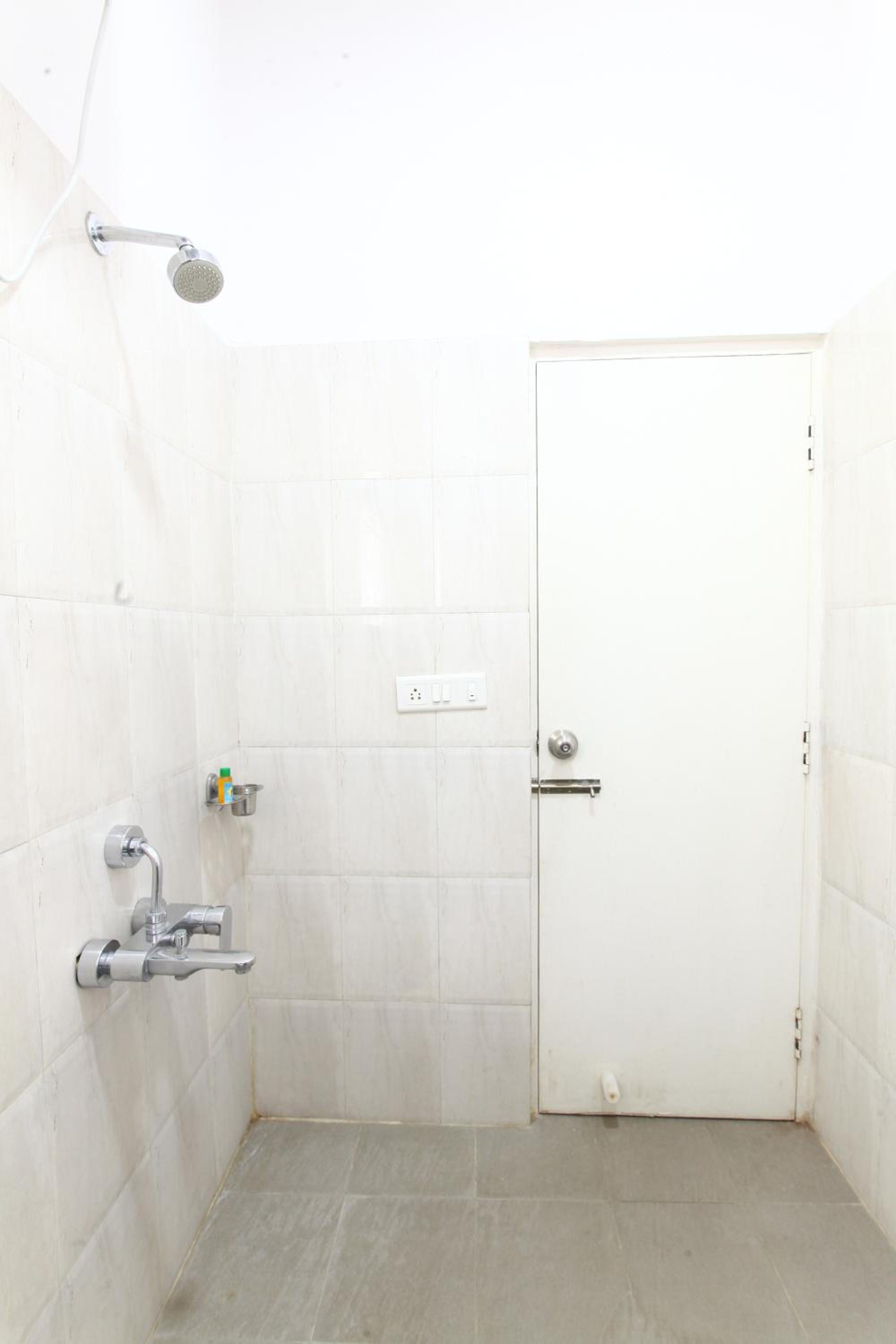 Deluxe Room - Photo 2