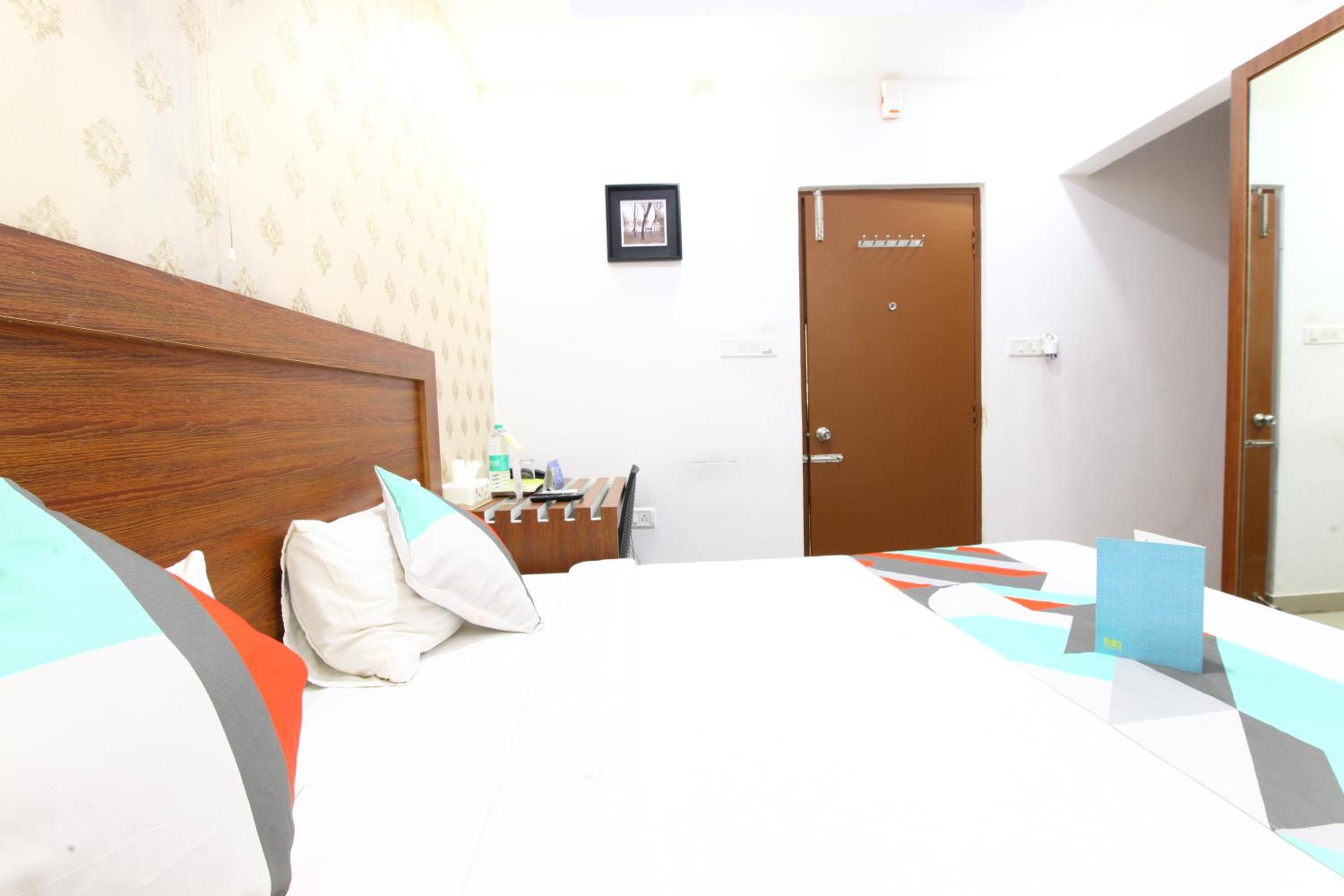 Deluxe Room - Photo 5
