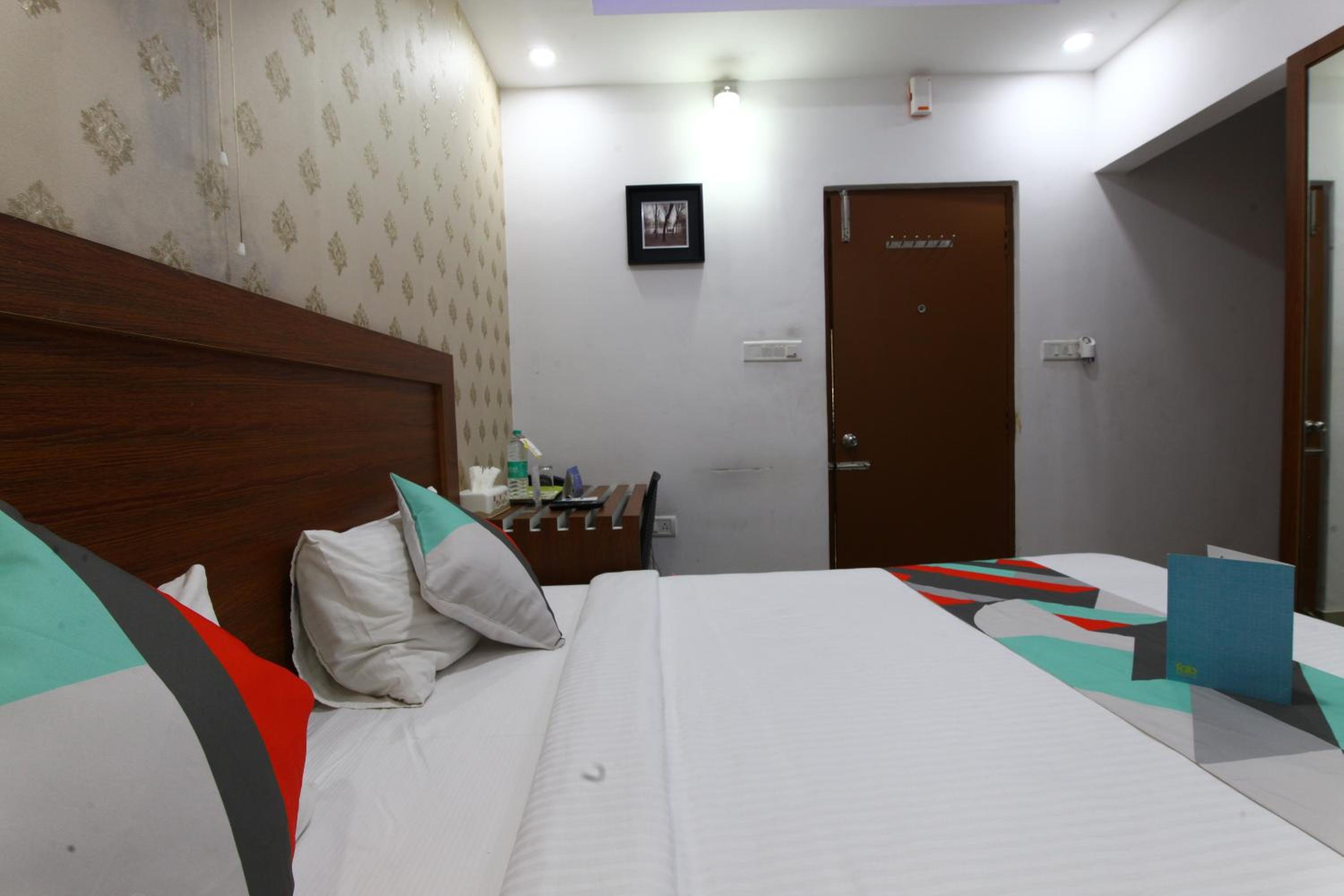 Deluxe Room - Photo 3