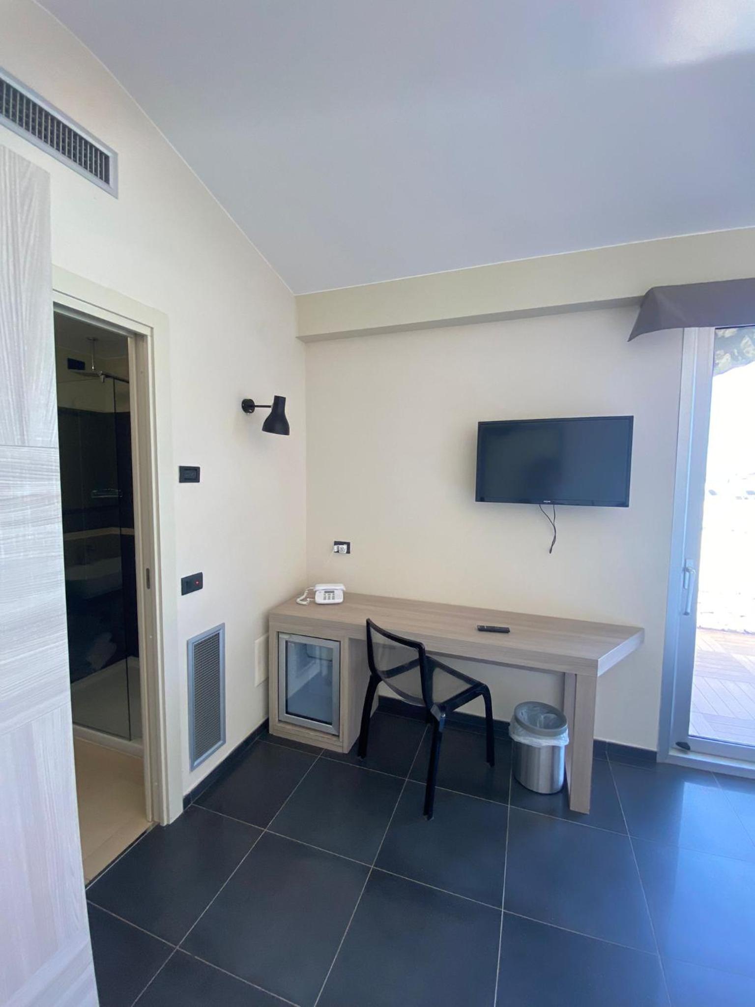 Double or Twin Room - Photo 1