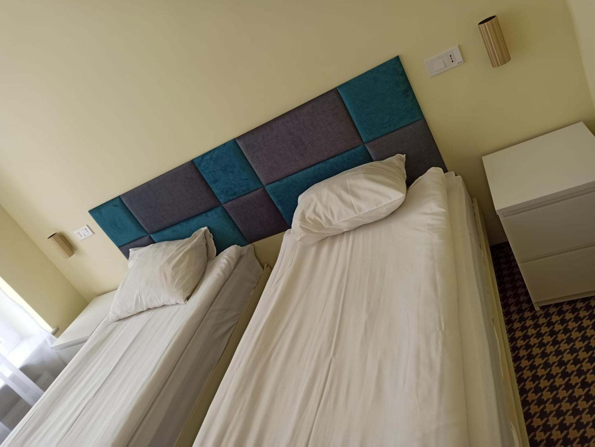 Deluxe Triple Room - Photo 6