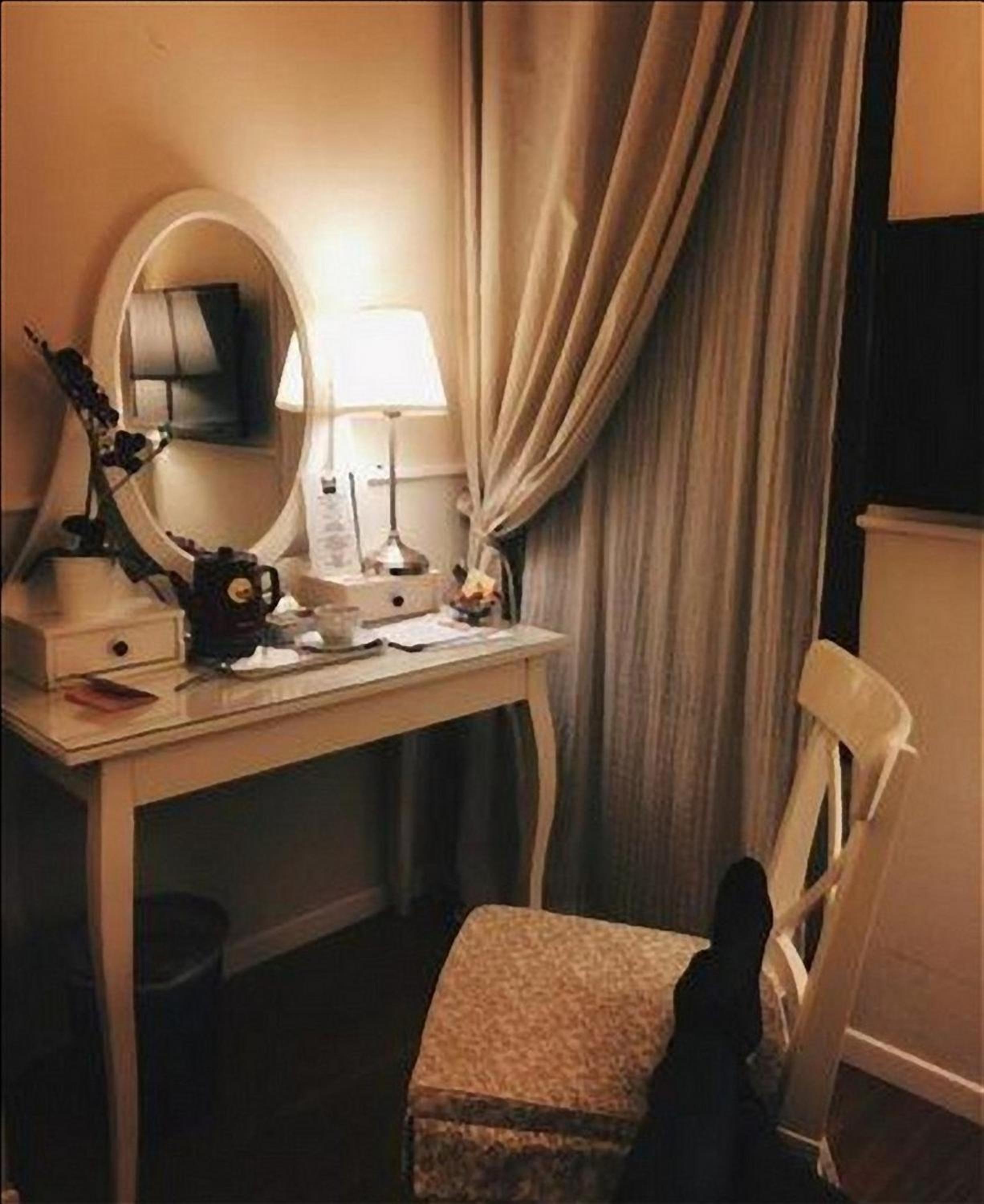 Single Room with Private External Bathroom photo 1