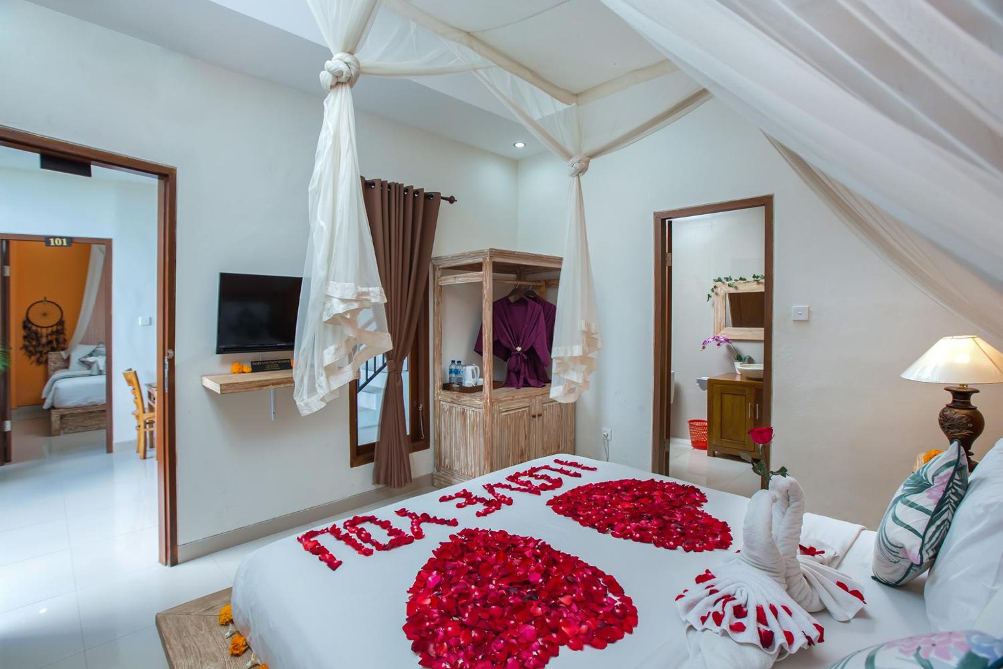 Deluxe Double or Twin Room with Pool View - Photo 20