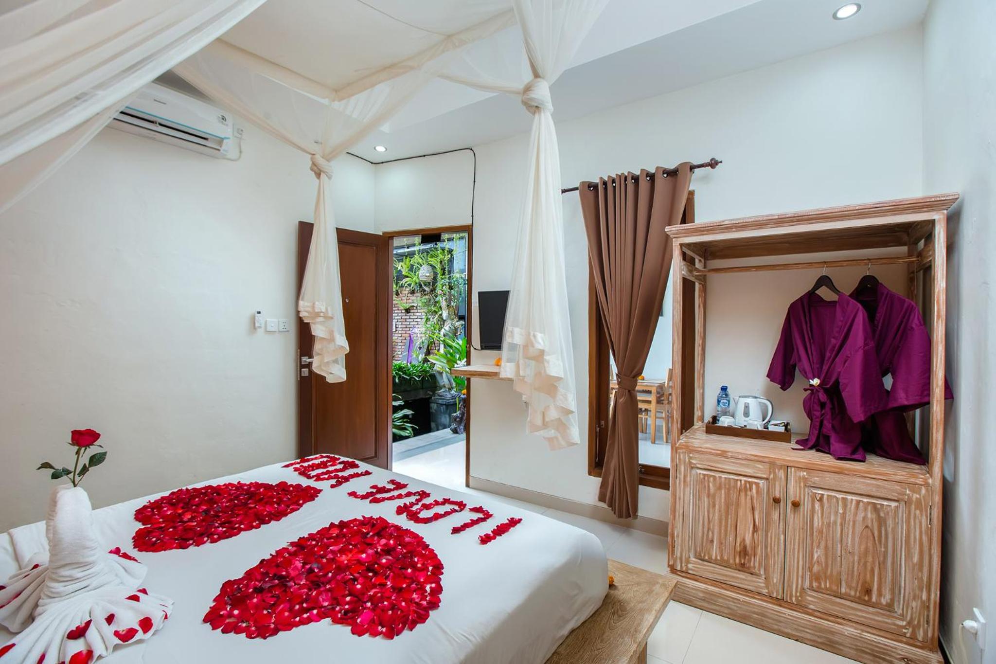 Deluxe Double or Twin Room with Pool View - Photo 6