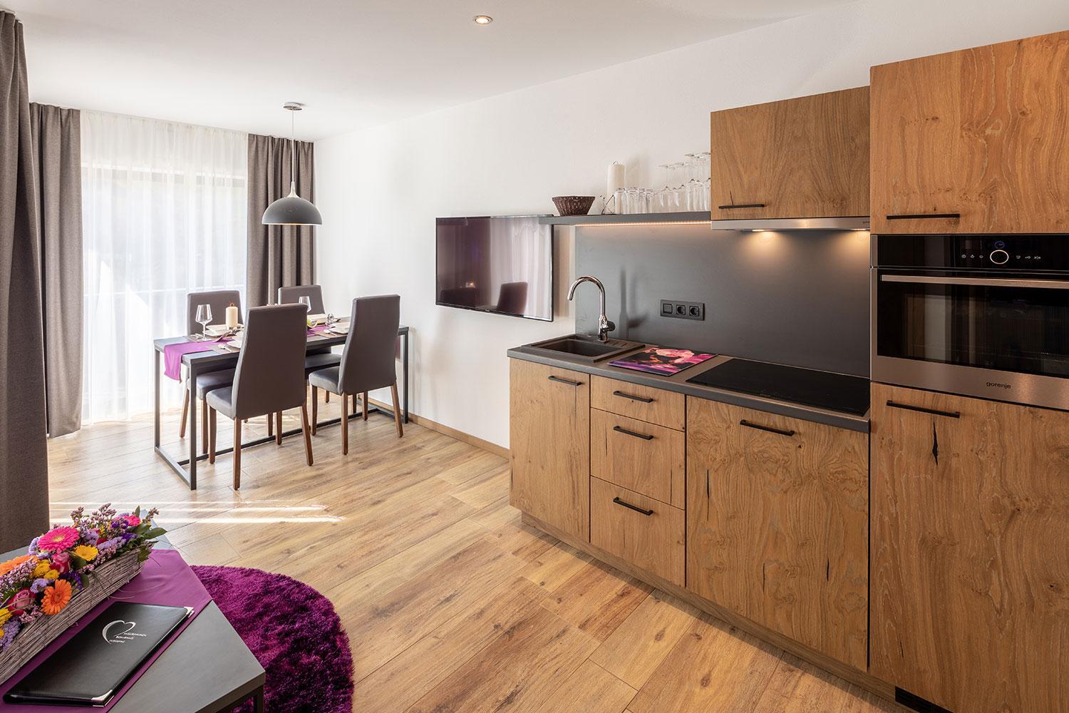 Two-Bedroom Deluxe Apartment with Balcony photo 2