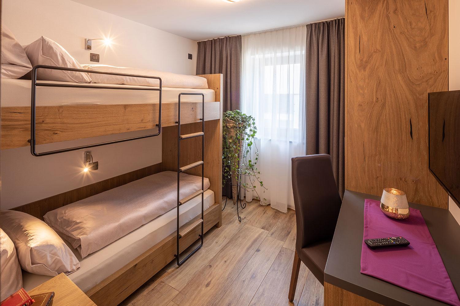 Two-Bedroom Deluxe Apartment with Balcony photo 2