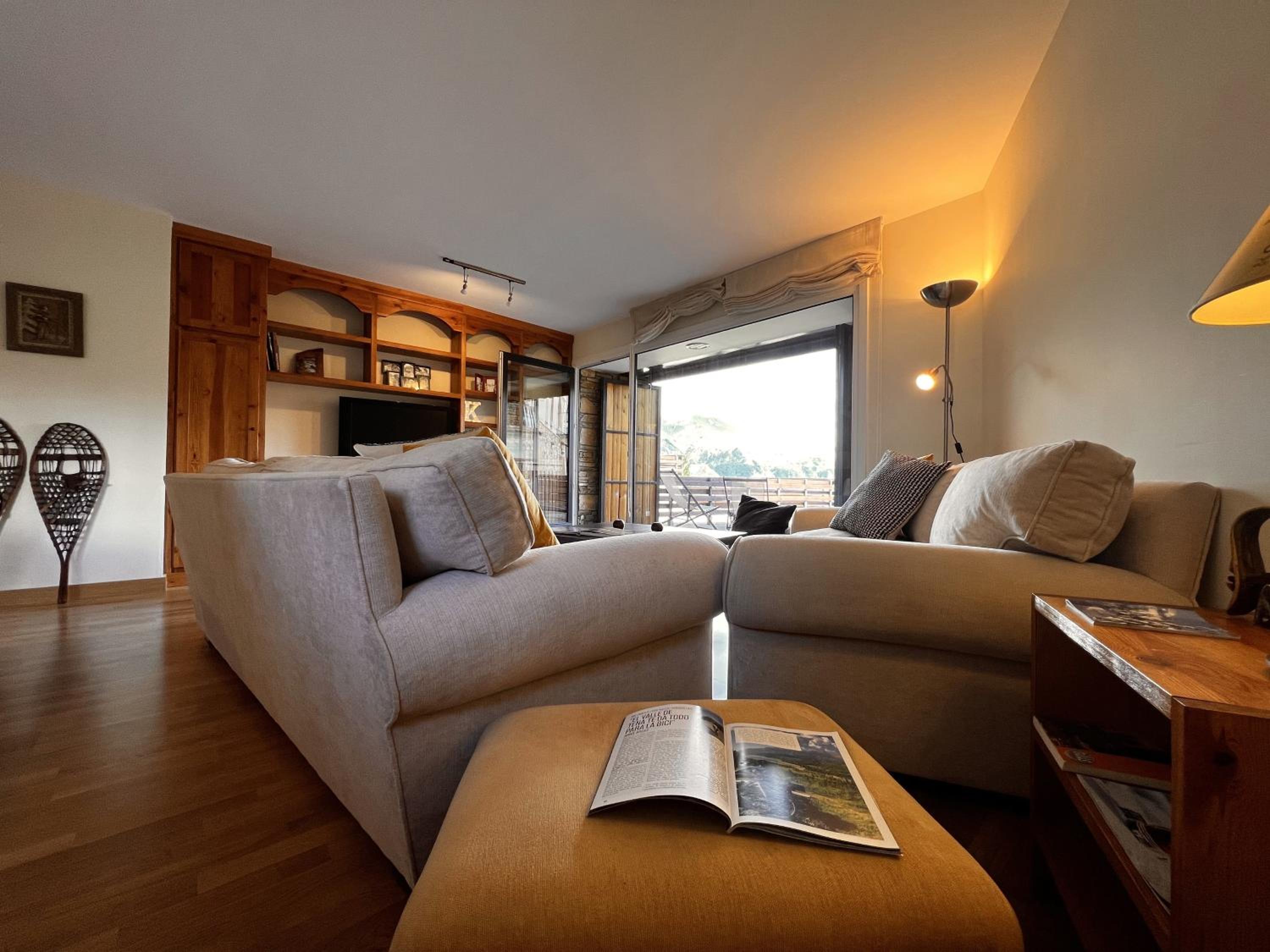 Three-Bedroom Apartment photo 2
