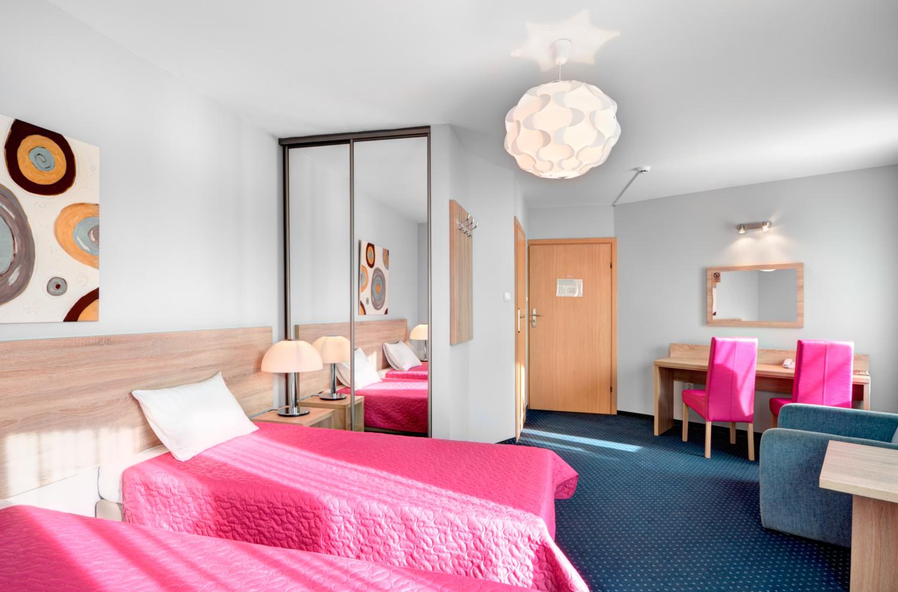 Double Room - Photo 9