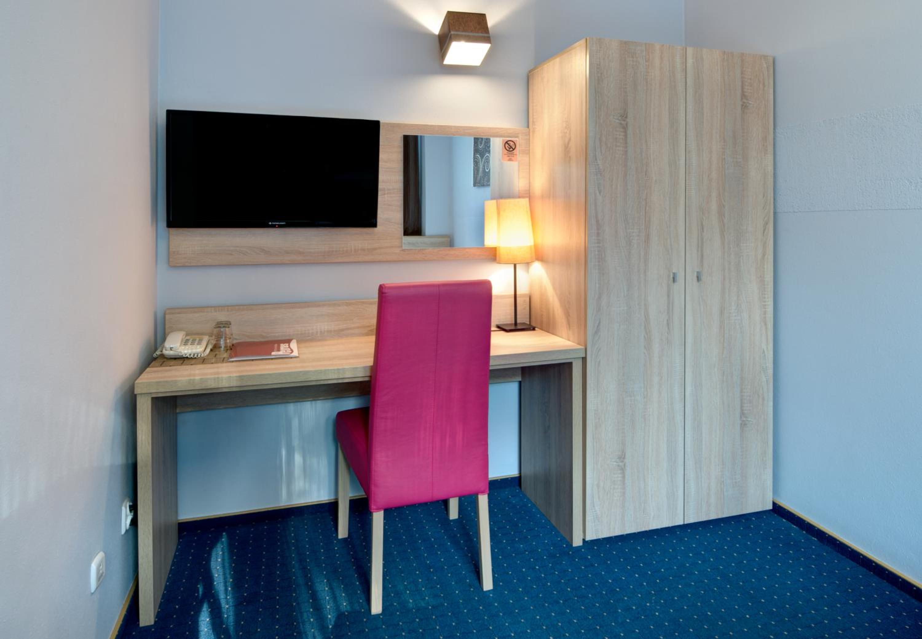 Single Room photo 3