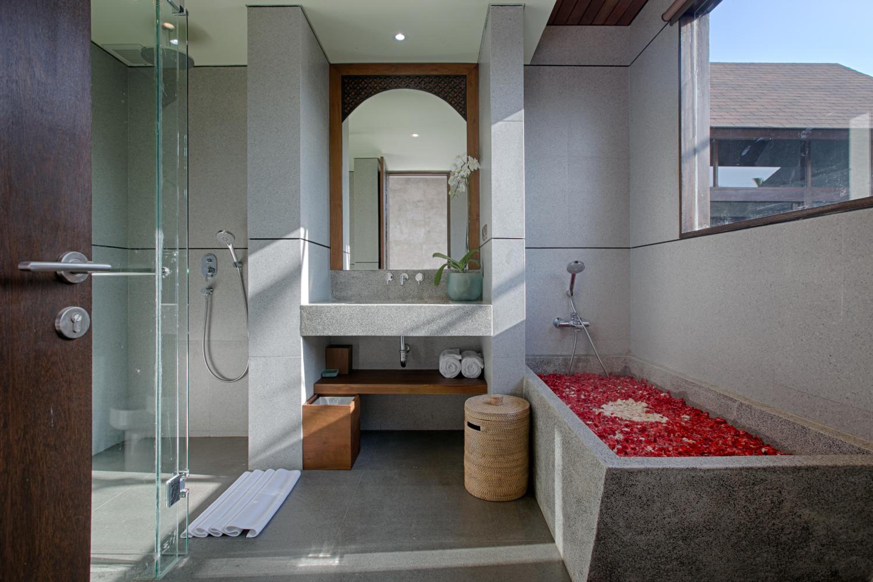 Three-Bedroom Villa - Photo 5