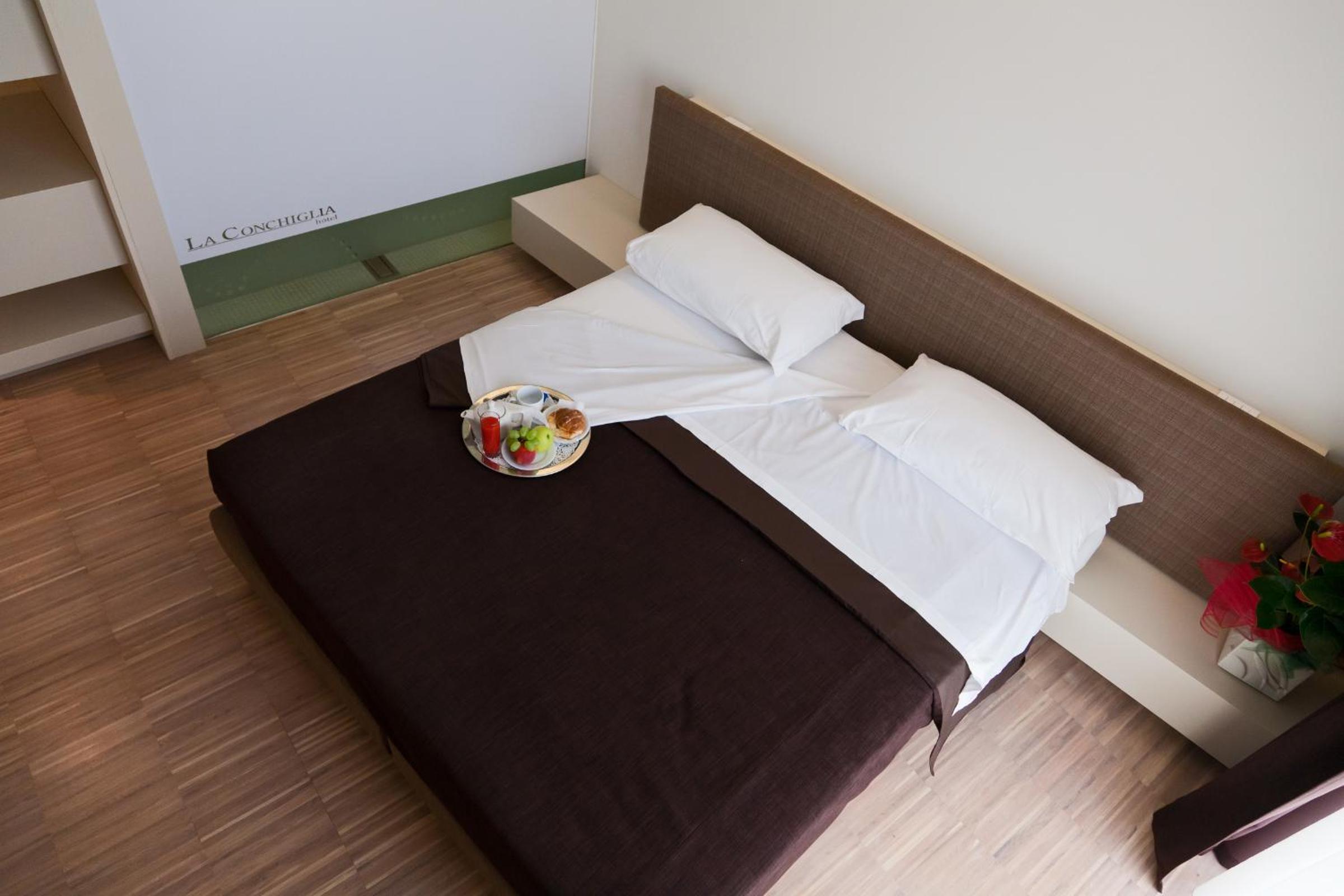 Double or Twin Room with Sea View photo 1