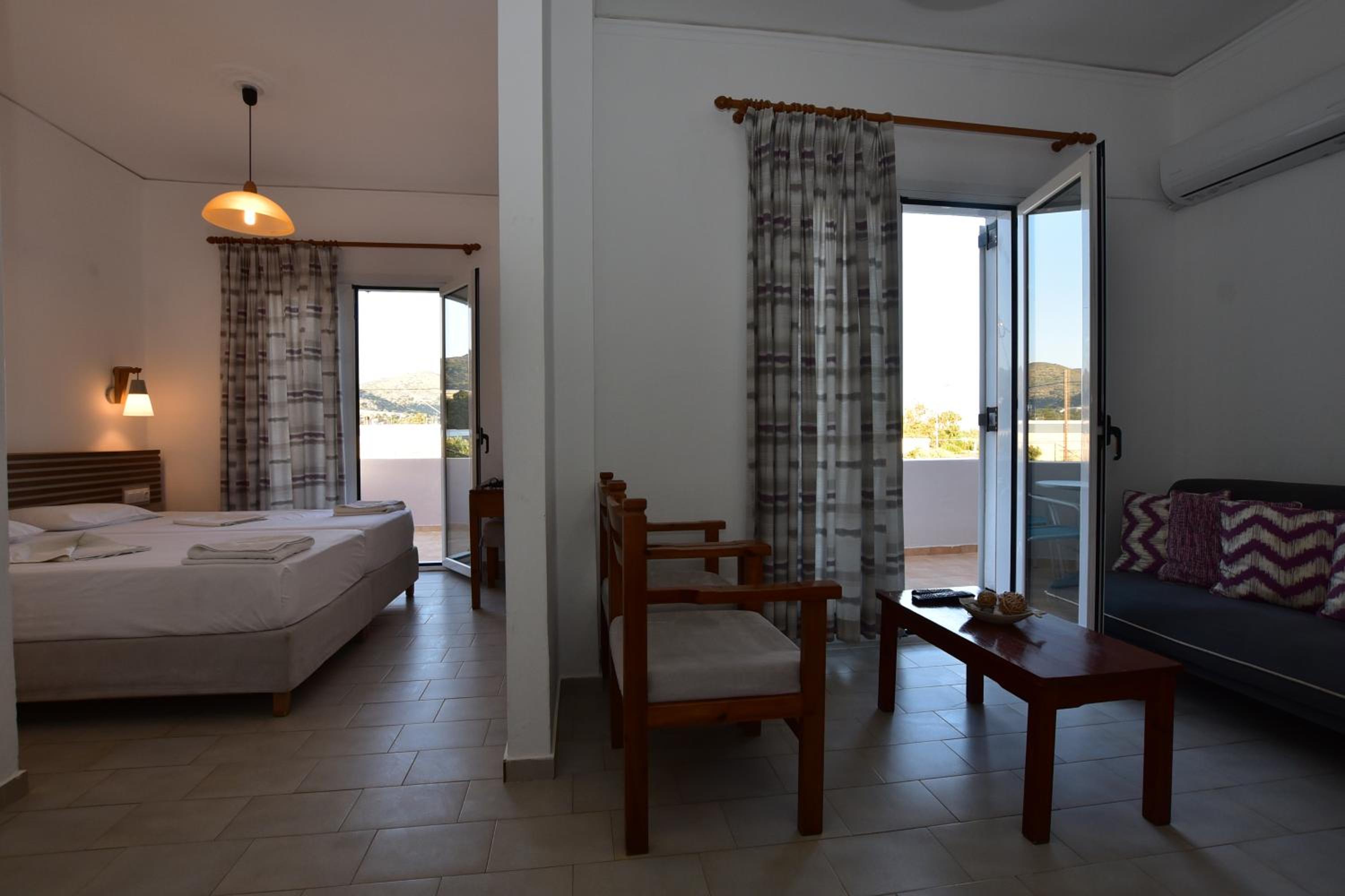 Superior Twin Room with Sea View photo 3