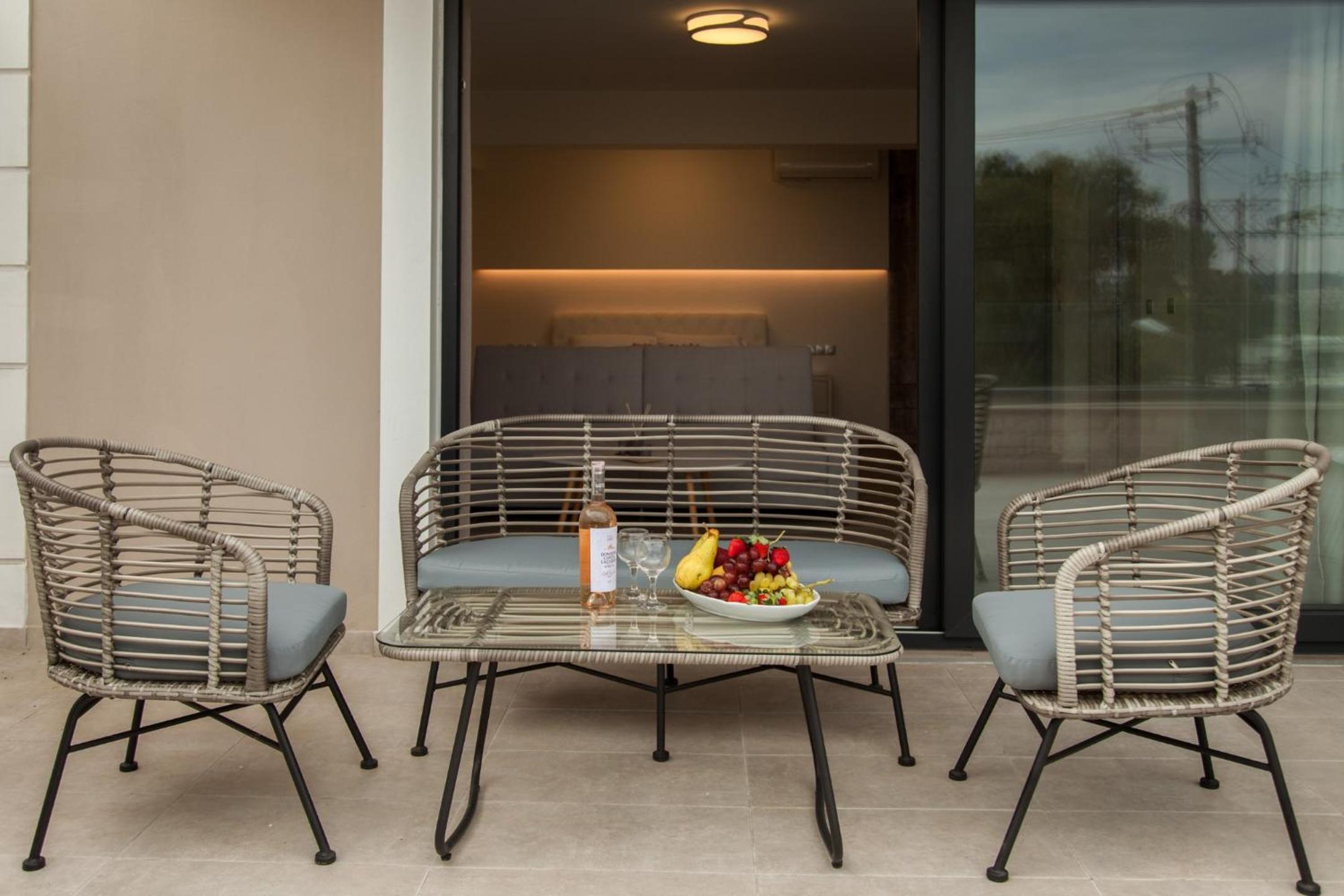 Studio with Terrace photo 2