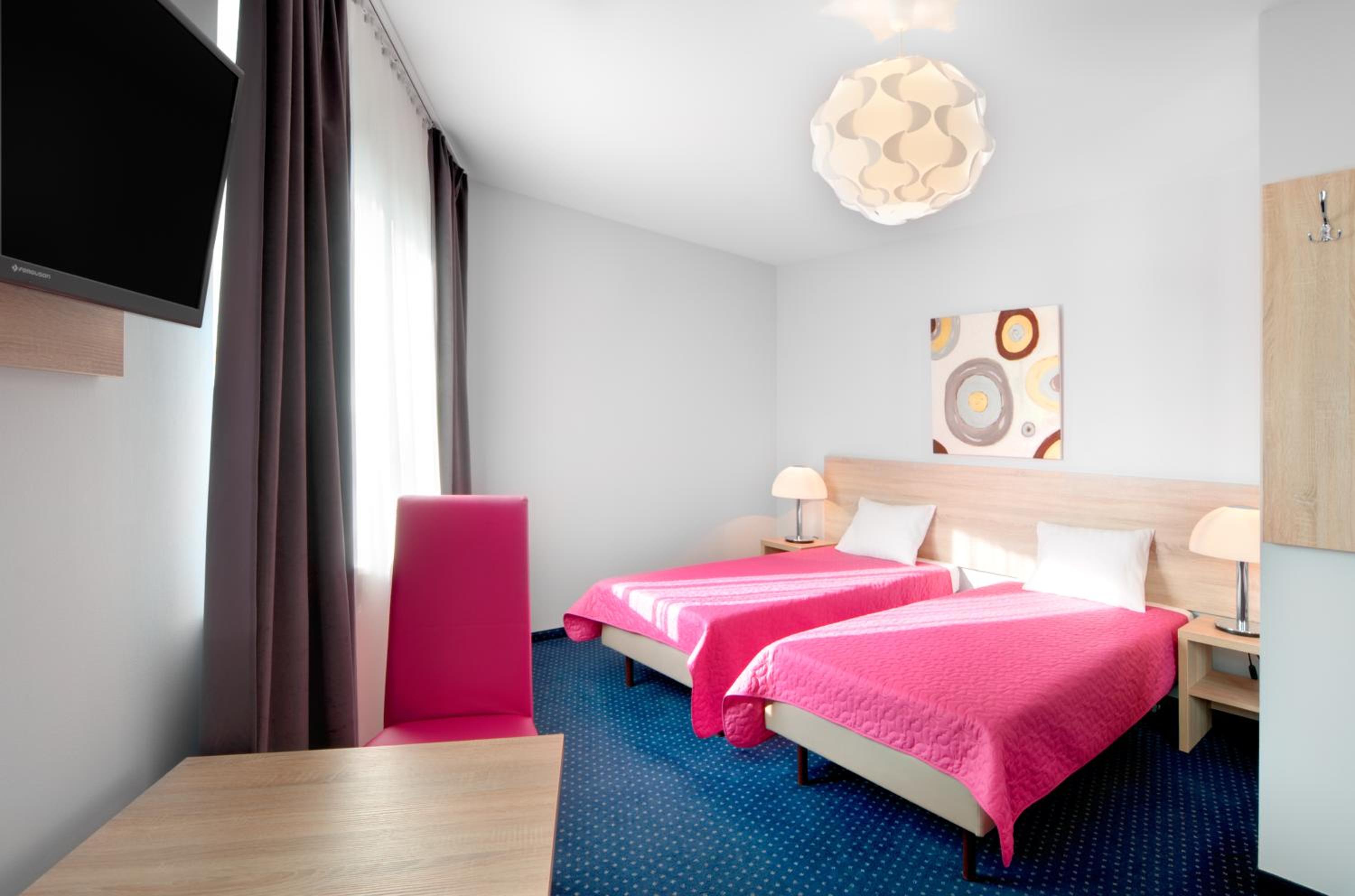 Double Room - Photo 8