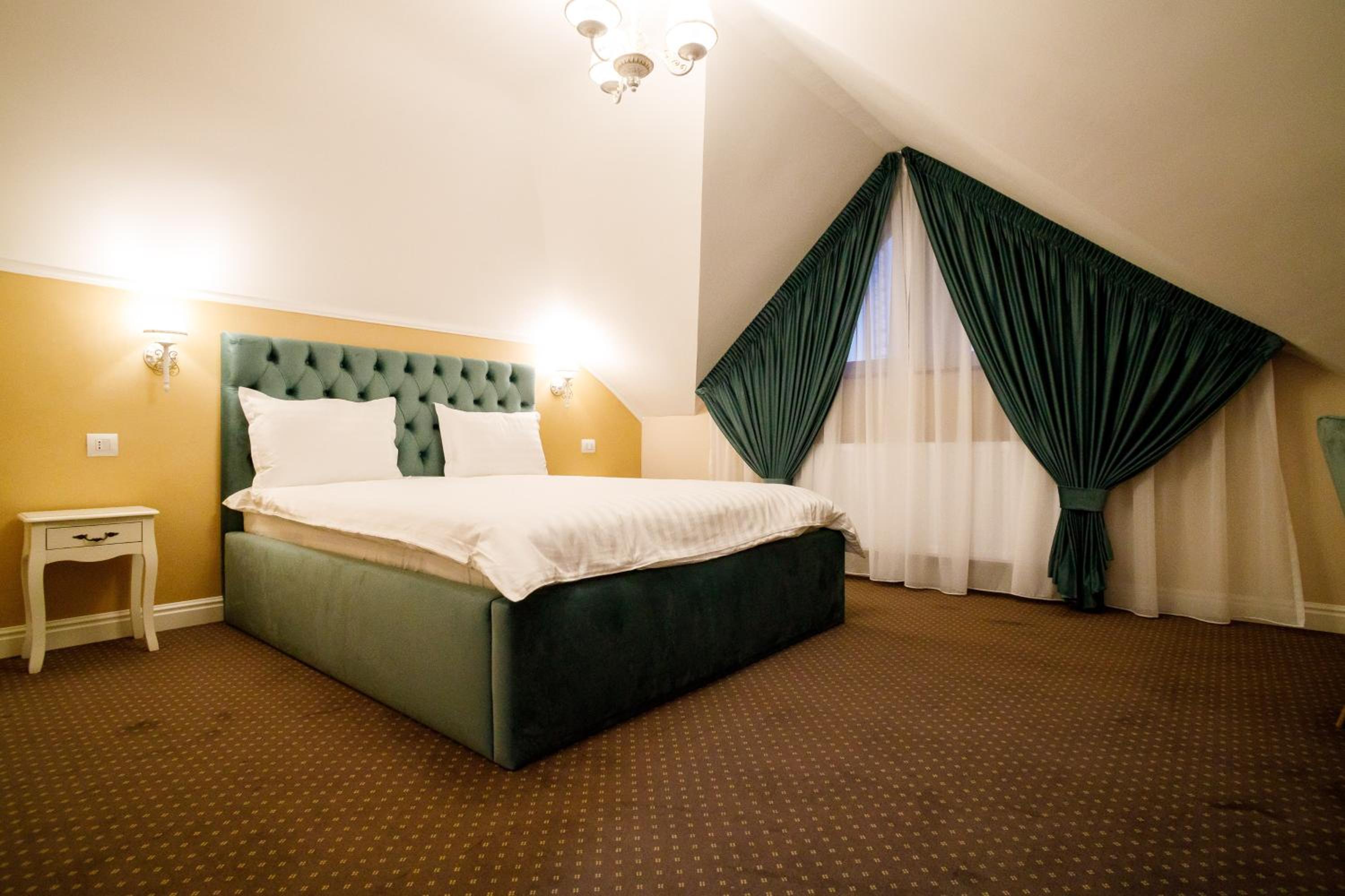 Queen Room - Photo 3