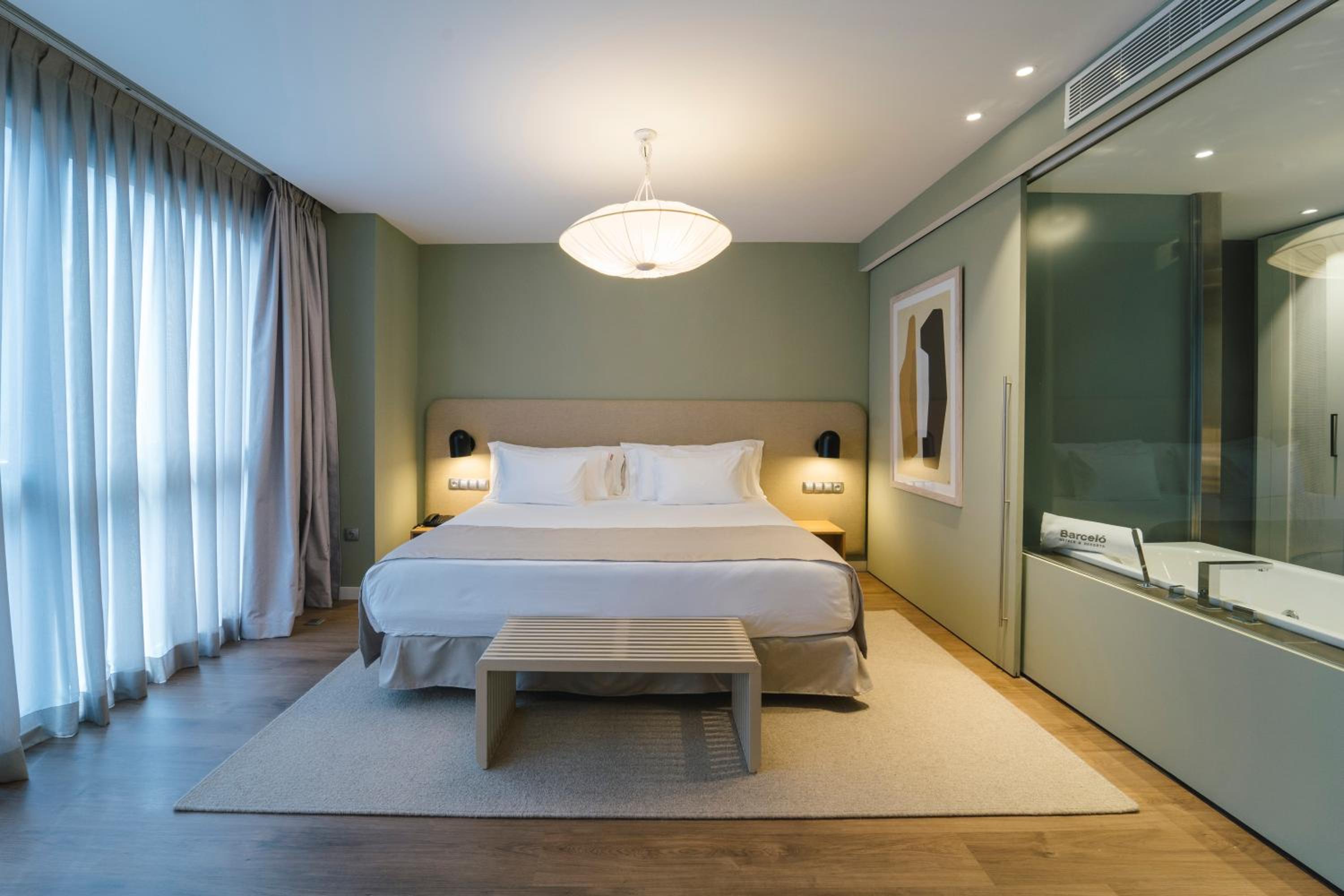 Premium Room - Photo 6