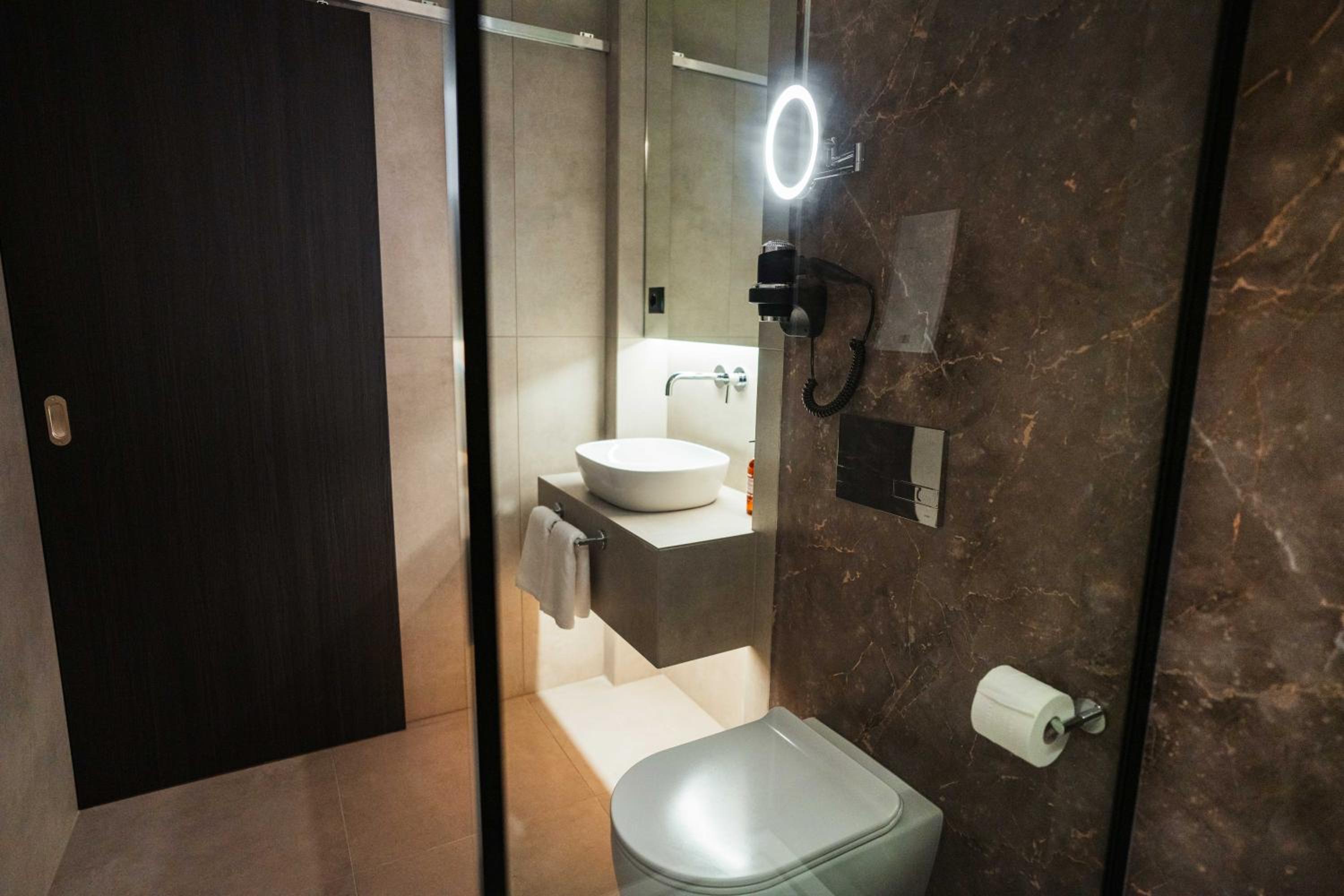 Double or Twin Room - Photo 14