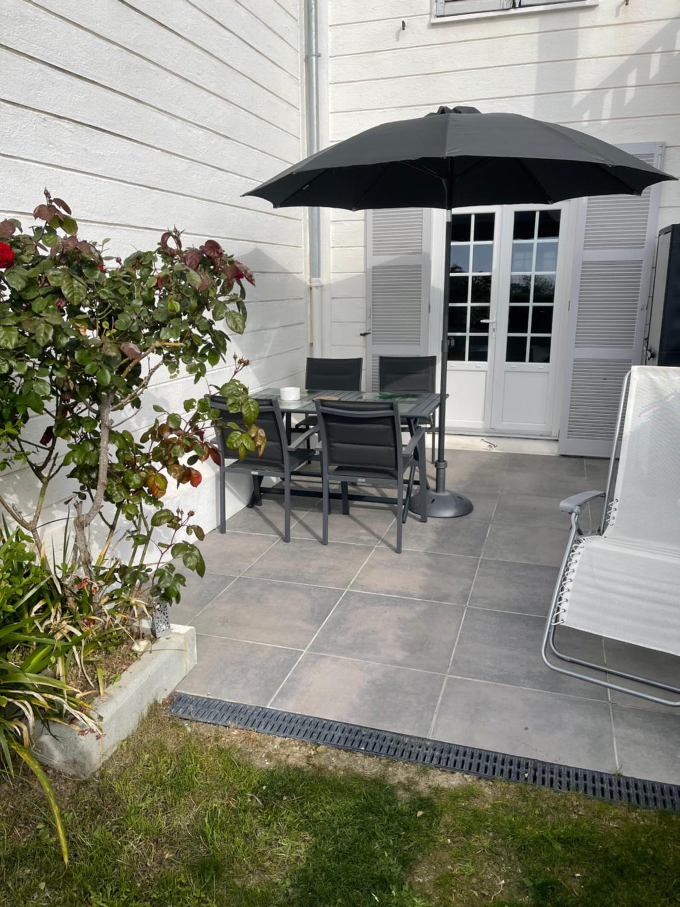 Apartment with Garden View - Photo 17