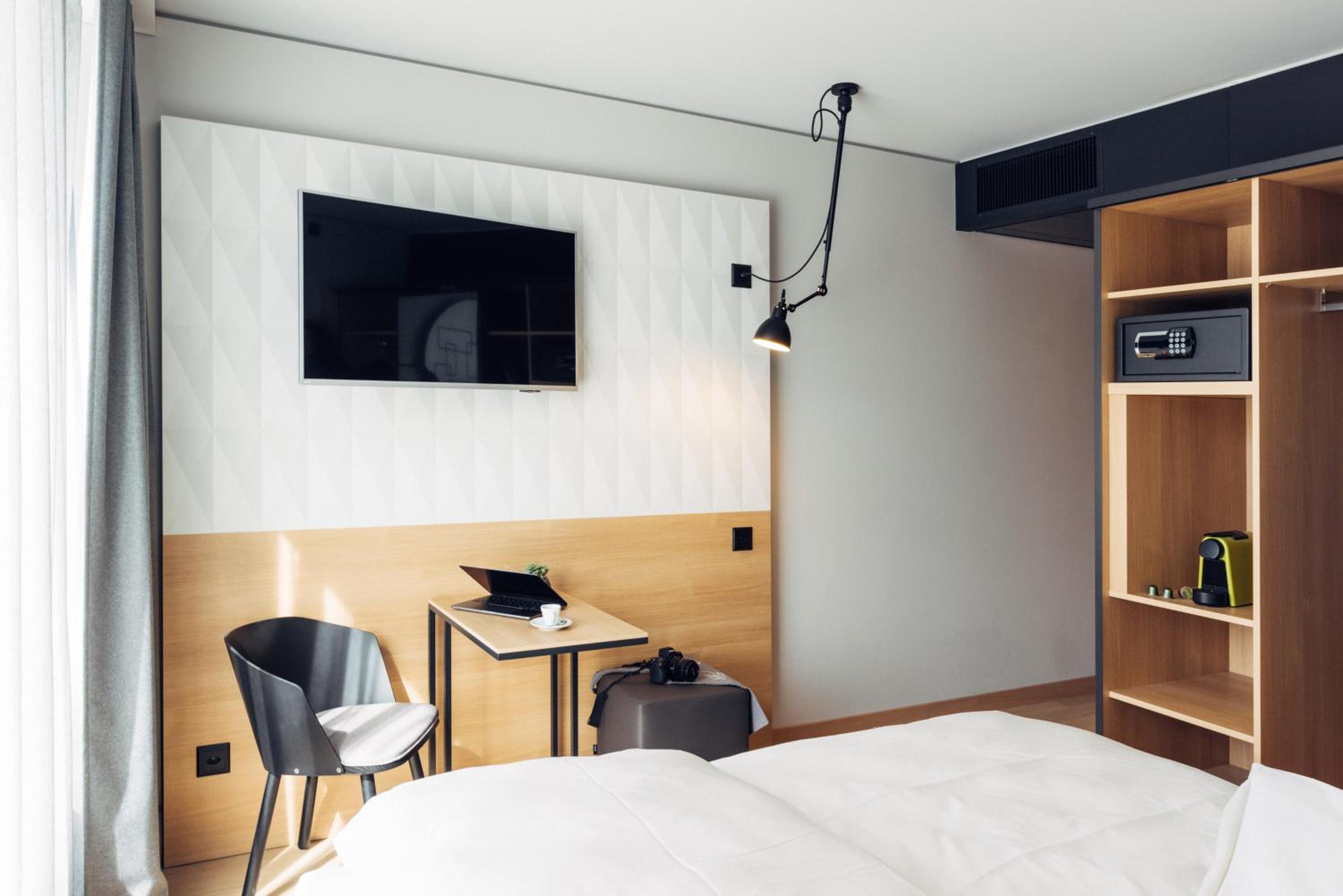 Standard Double or Twin Room - Photo 2