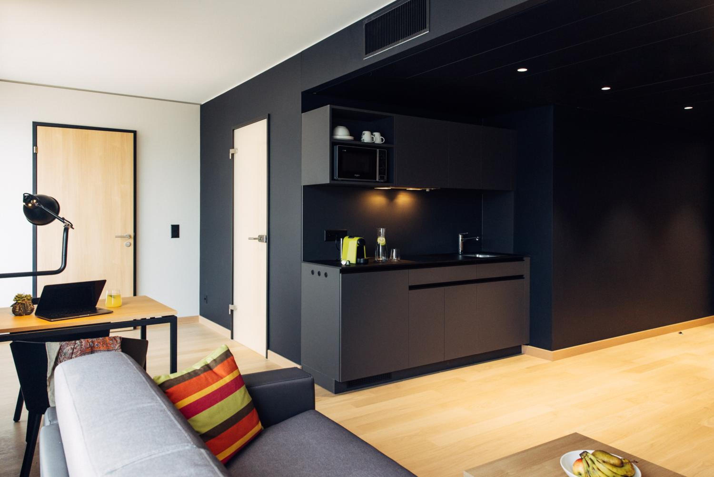One-Bedroom Apartment - Photo 3