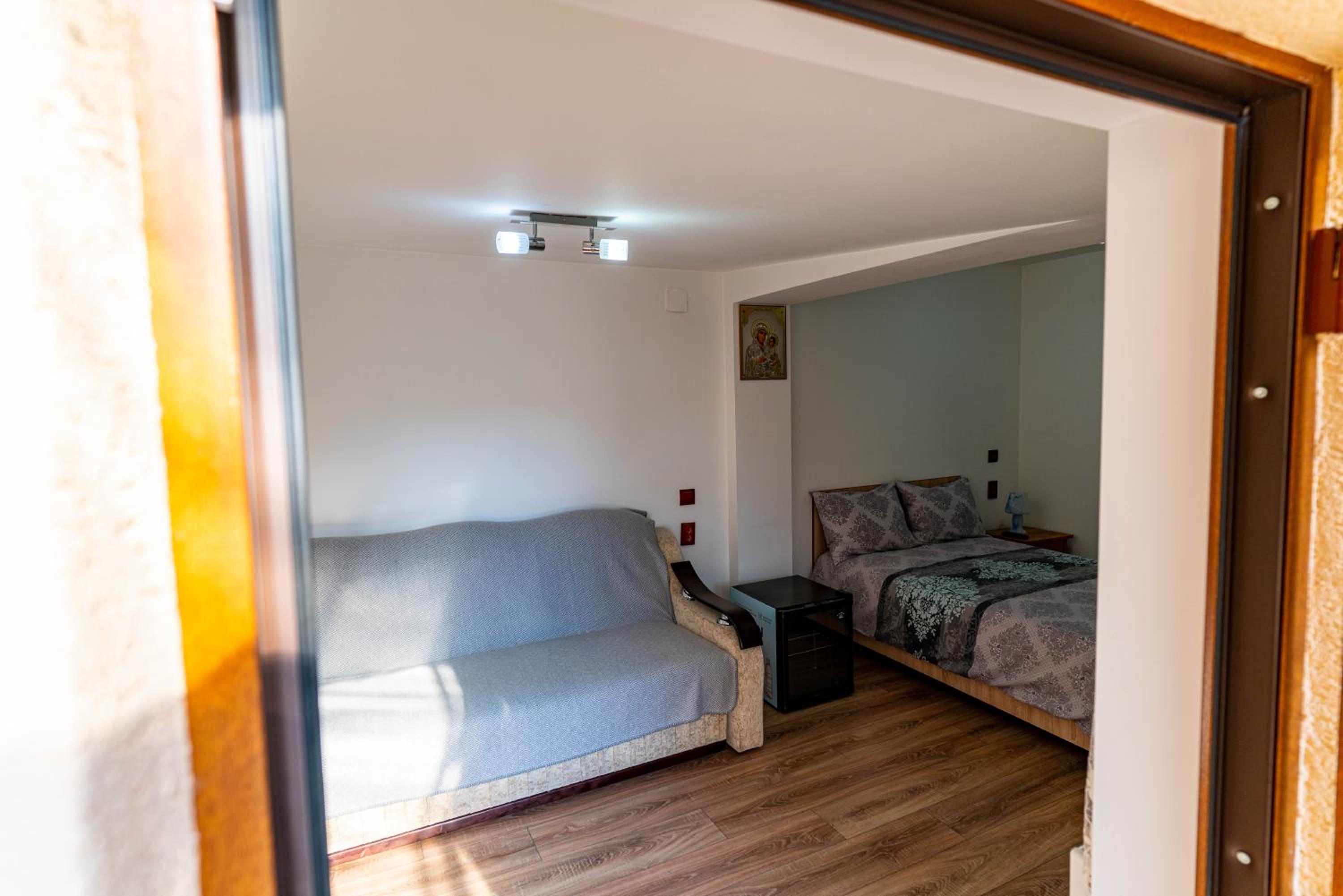 Double Room with Private Bathroom - Photo 5