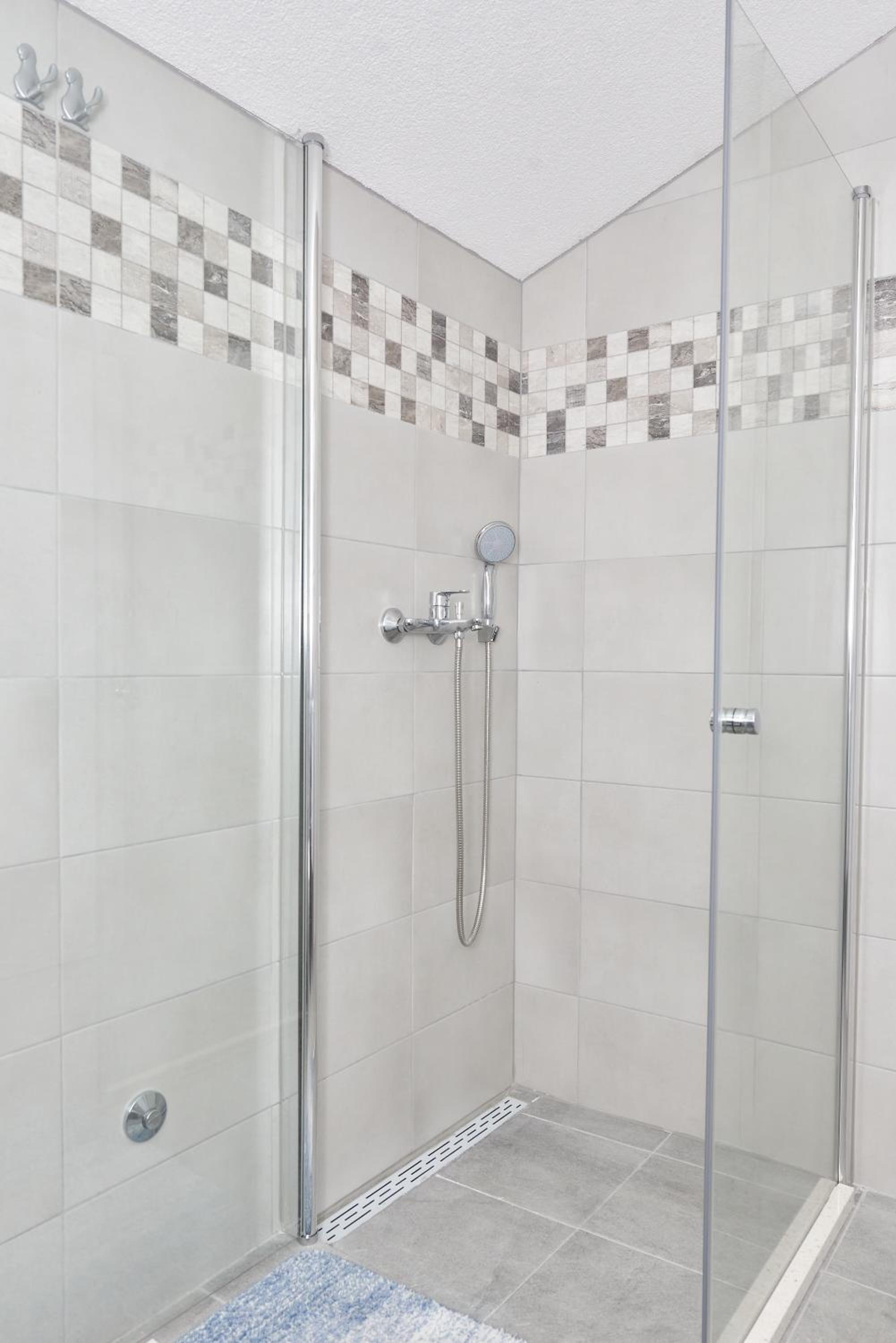 Deluxe Double Room with Balcony and Sea View - Photo 6
