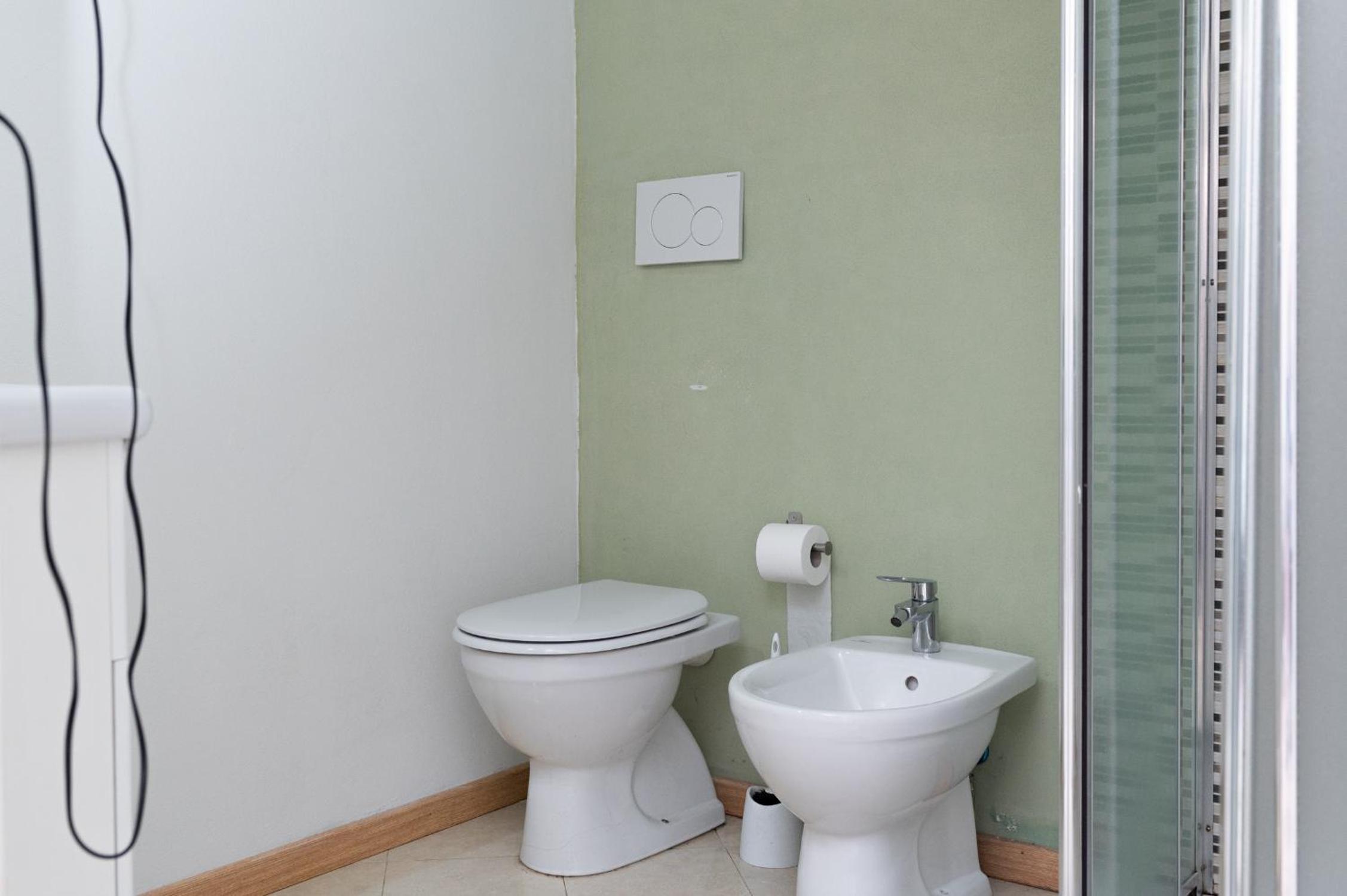 Budget Twin Room - Photo 6