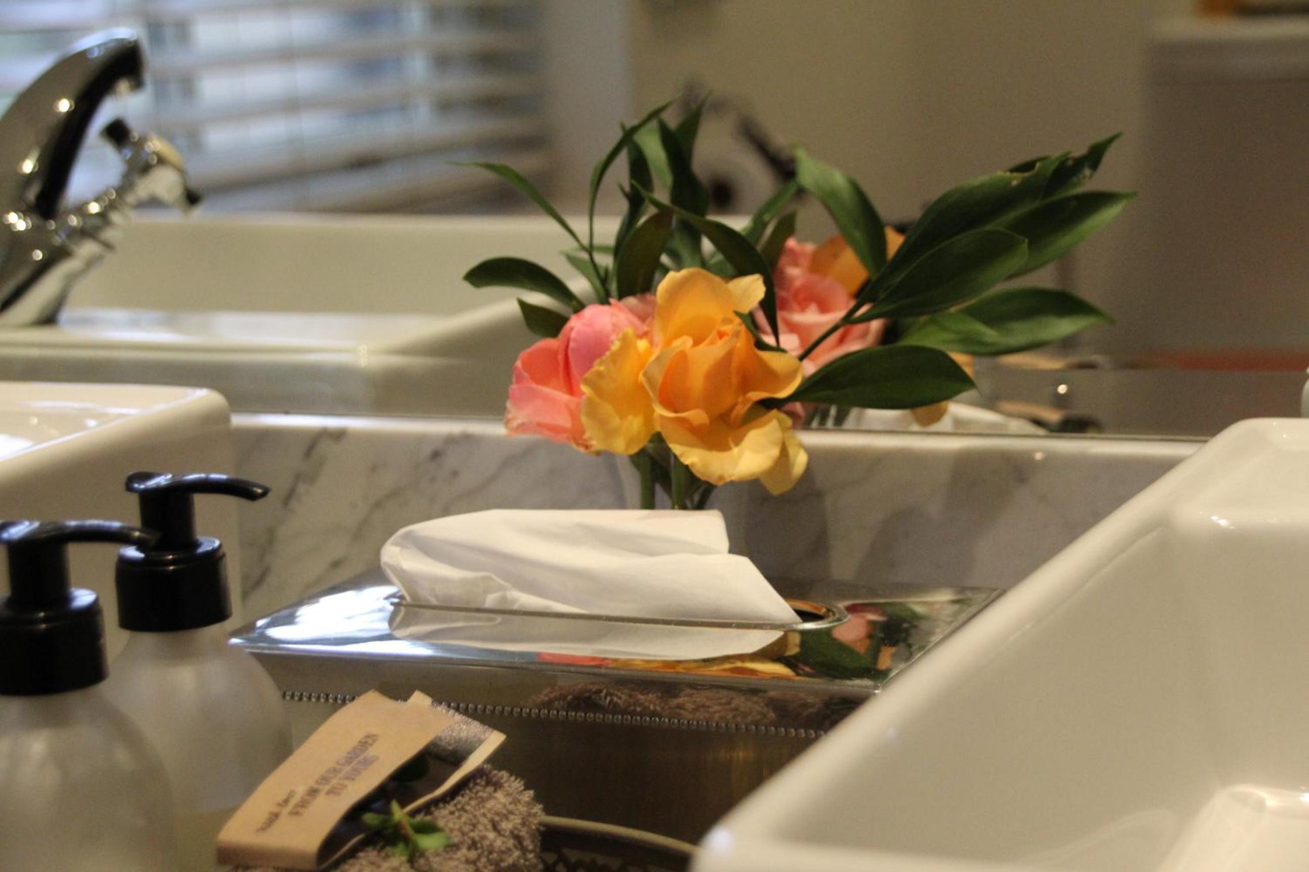 Executive Suite 6 - Photo 8