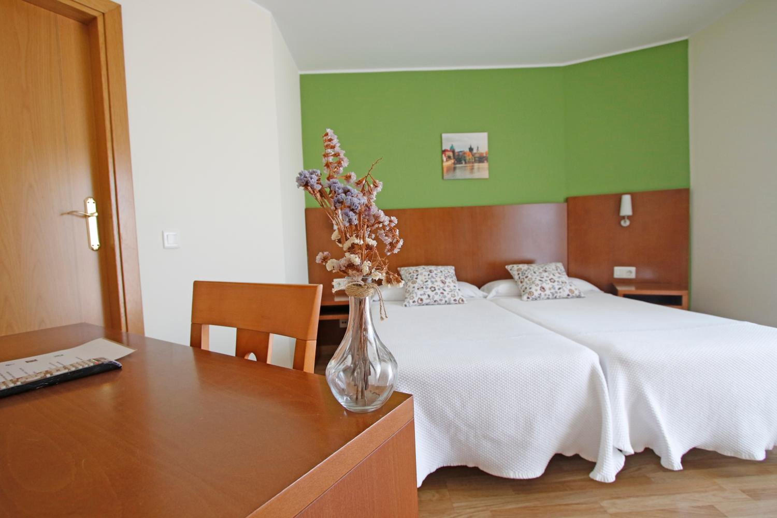 Double or Twin Room - Photo 3