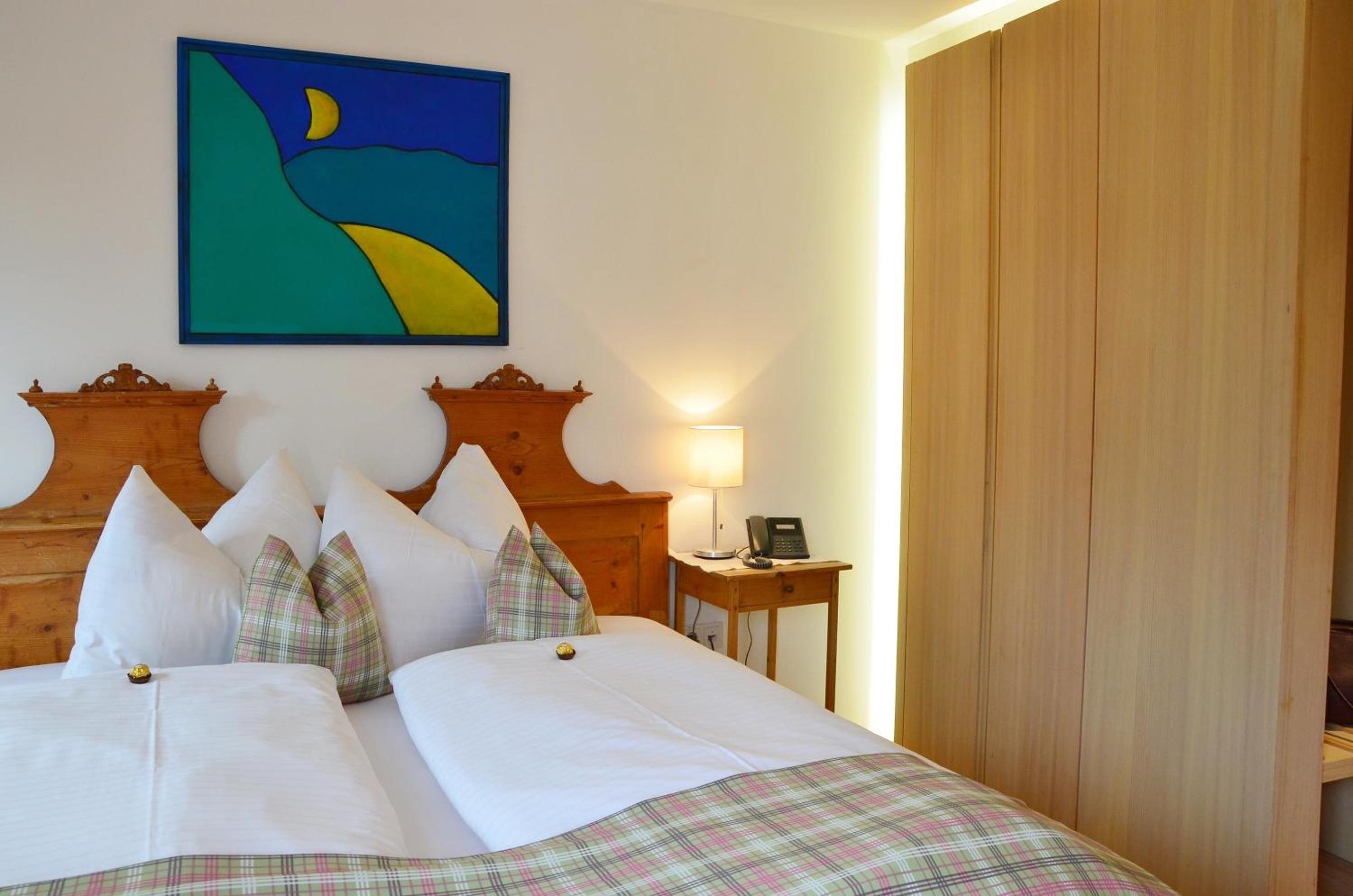 Double Room with Balcony - Photo 12