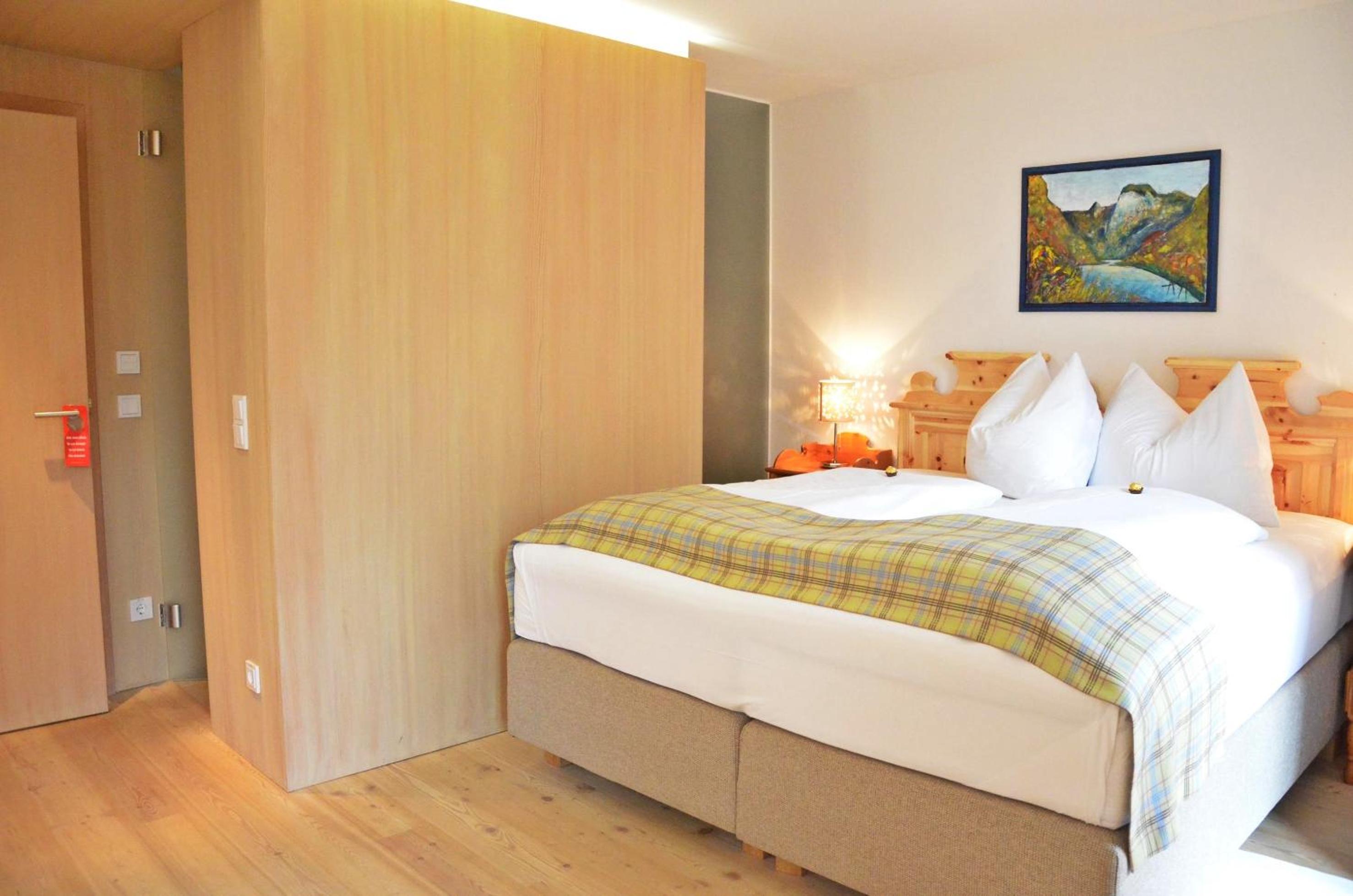 Double Room with Balcony - Photo 3