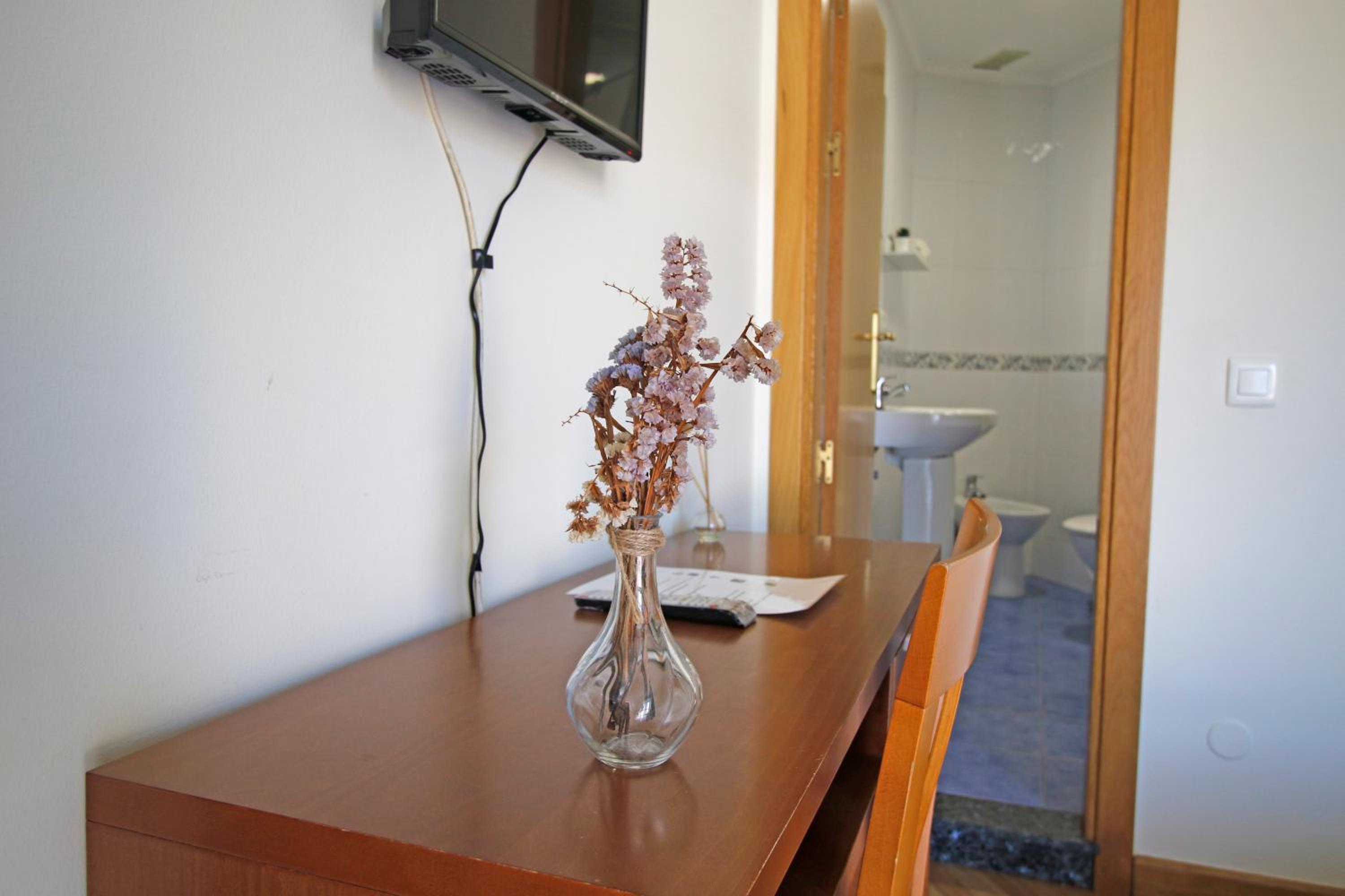 Double or Twin Room - Photo 12