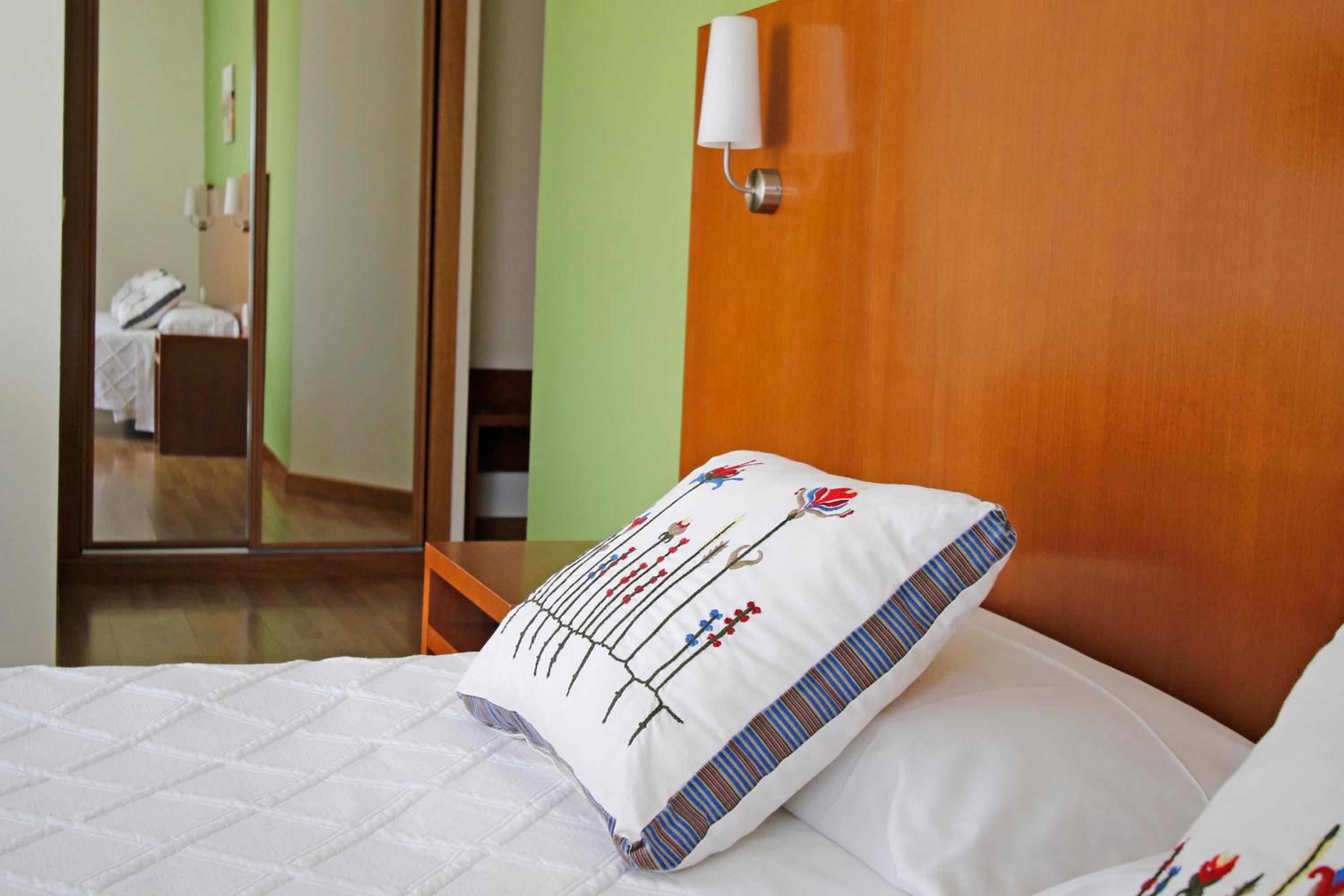 Double or Twin Room - Photo 10