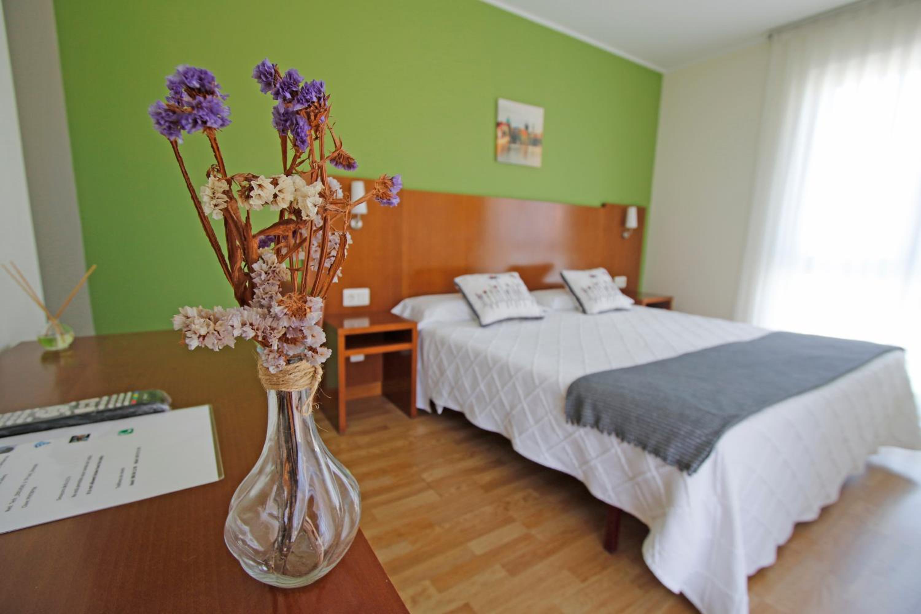 Double or Twin Room - Photo 7