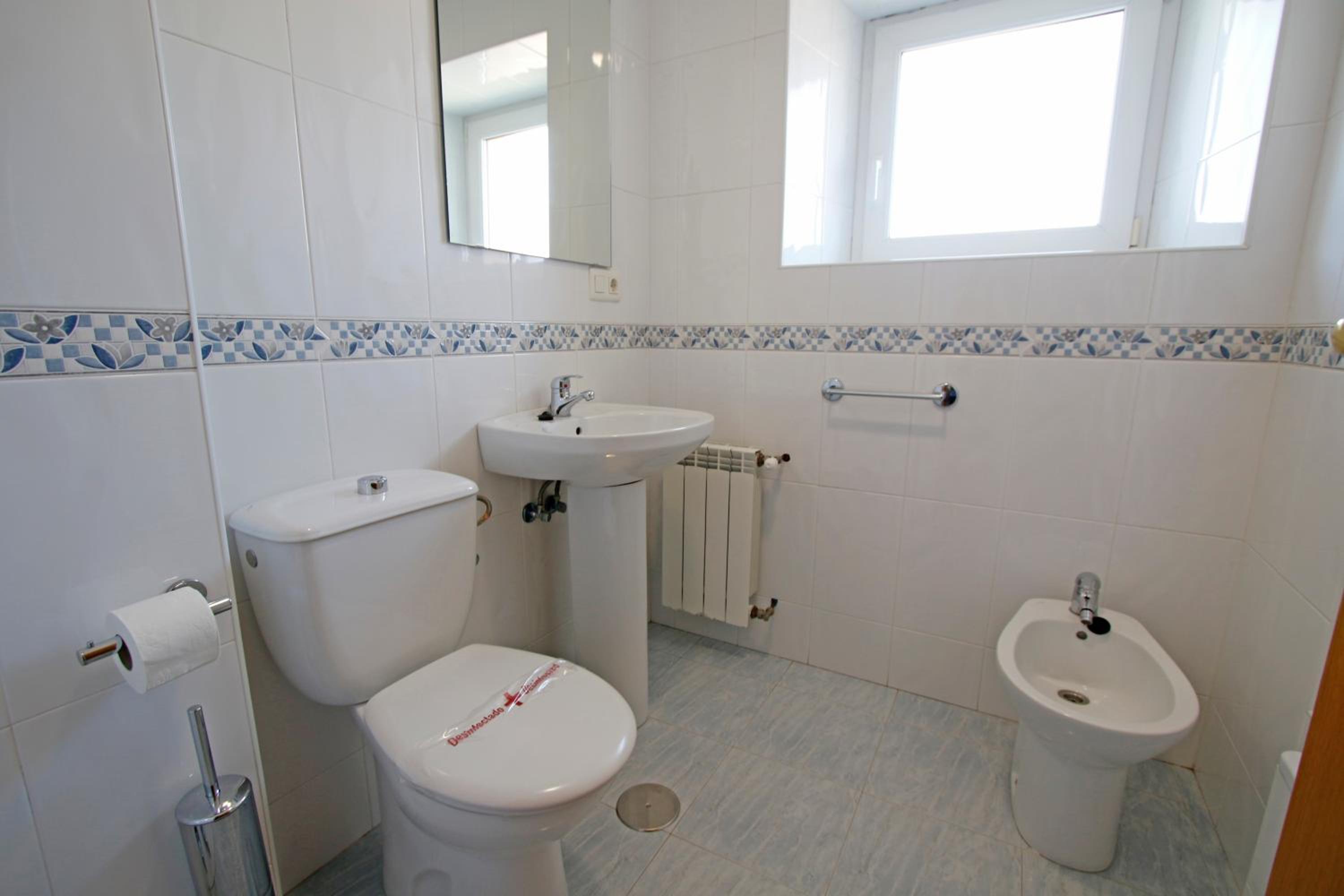 Double or Twin Room - Photo 8