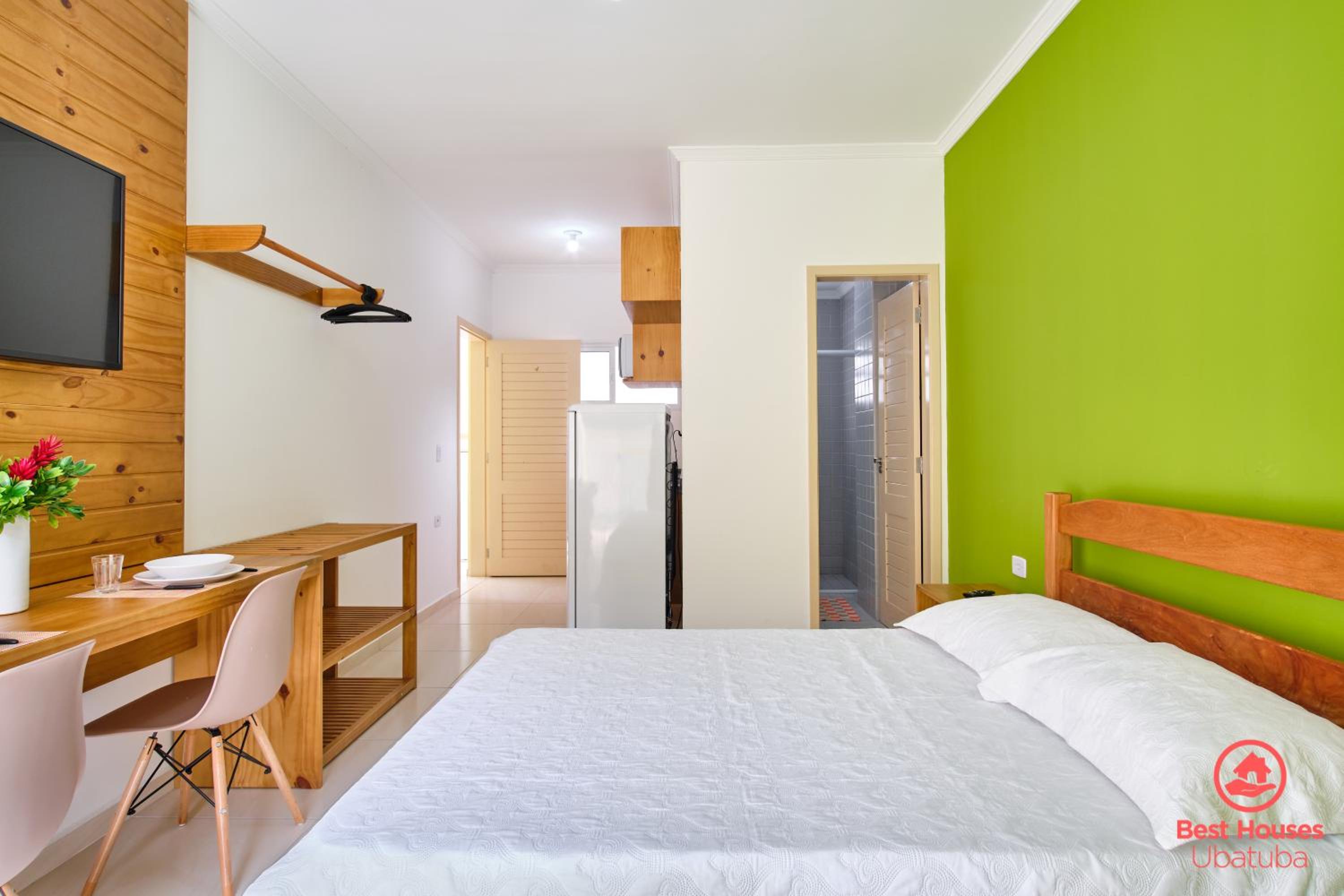 Studio Apartment - Photo 2