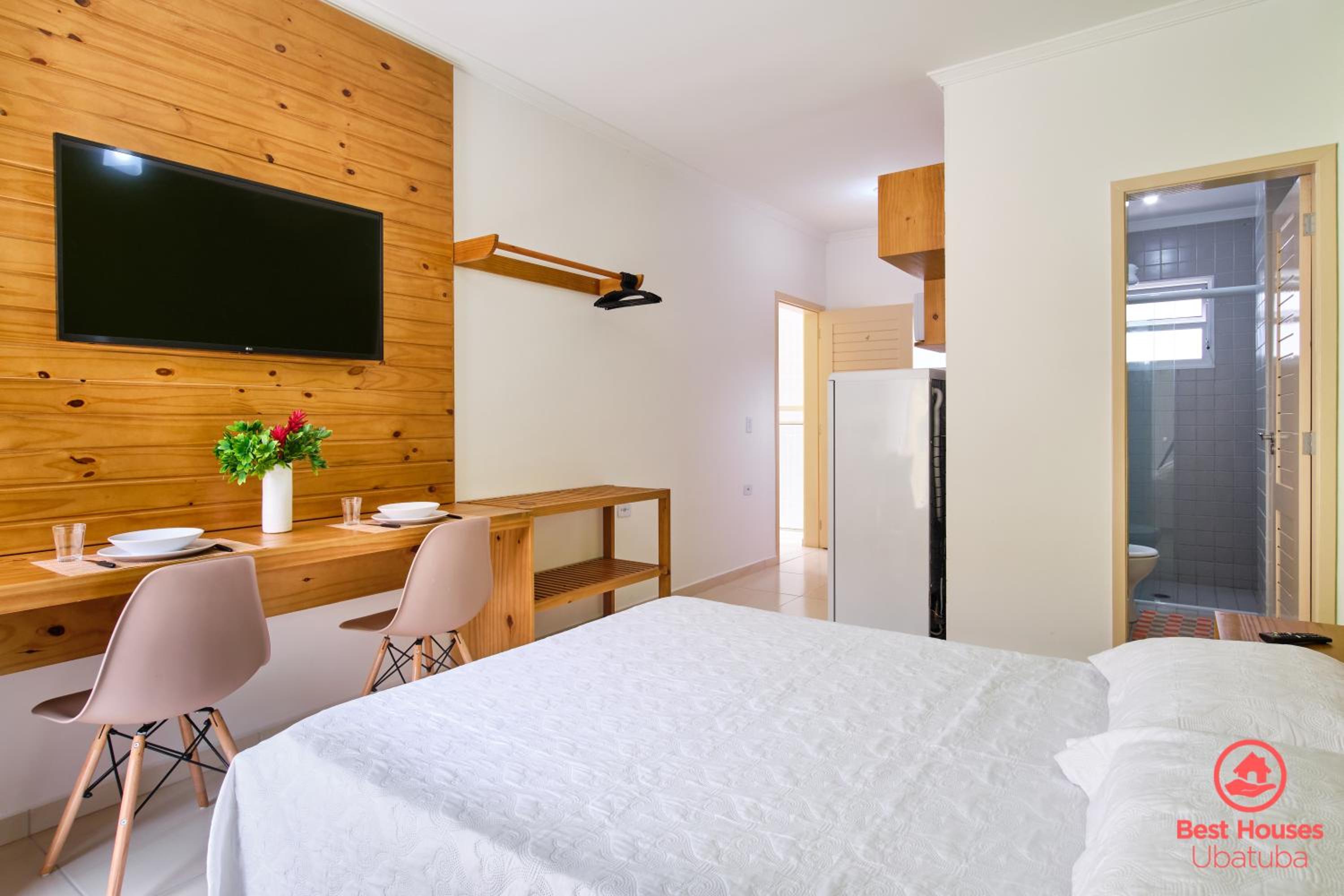 Studio Apartment - Photo 3