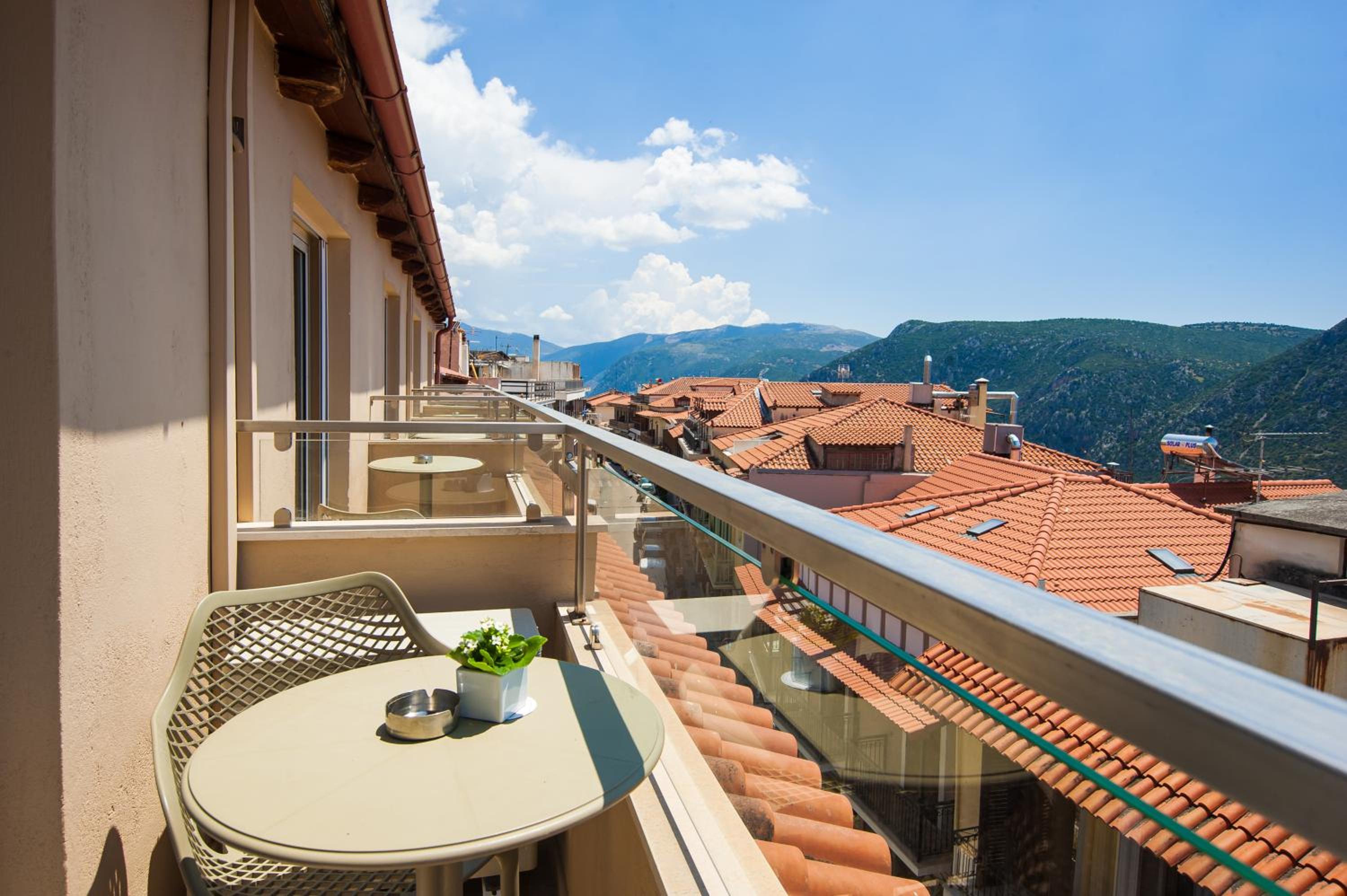 Superior Double or Twin Room with Mountain View - Photo 15