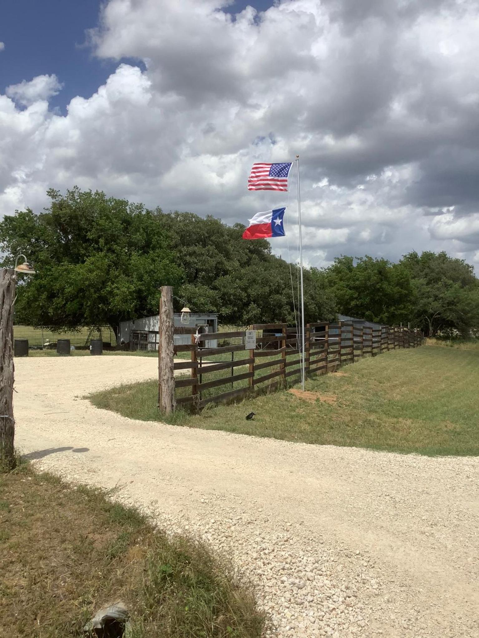 Empty Lot - Photo 16