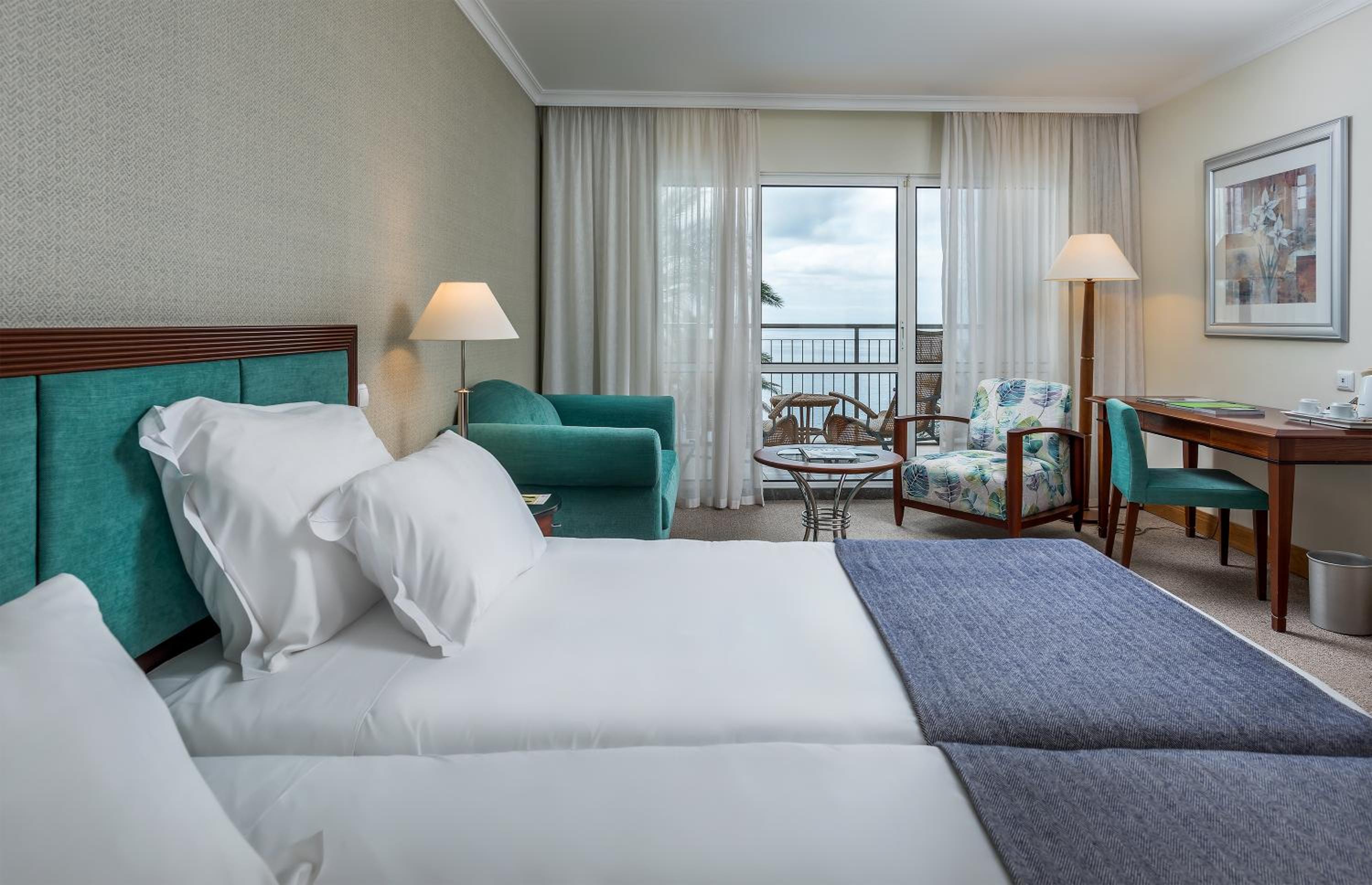 Twin Room with Sea View - Photo 1
