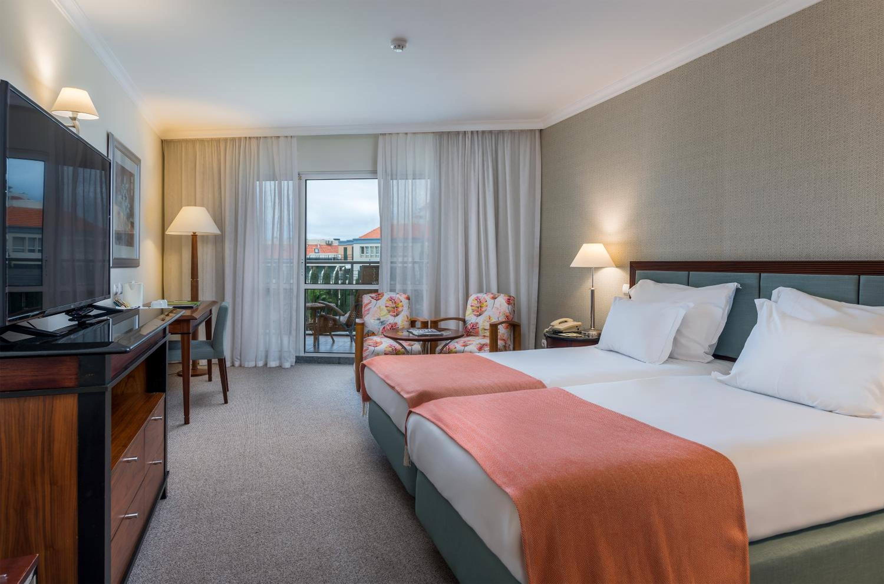 Twin Room with Sea View - Photo 5