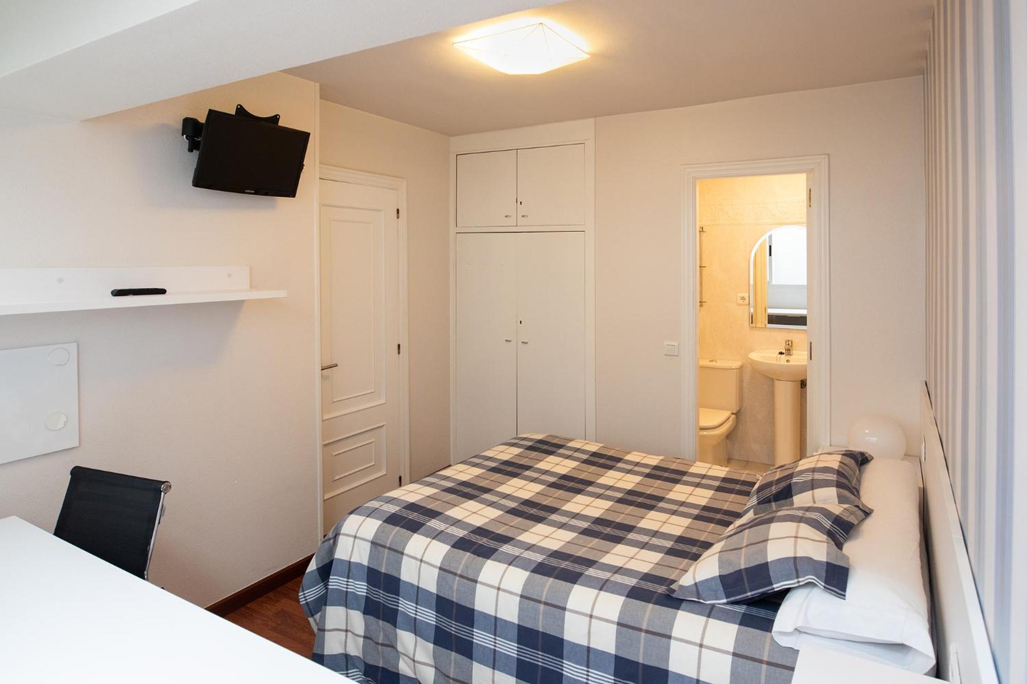 Double Room with Terrace - Photo 3