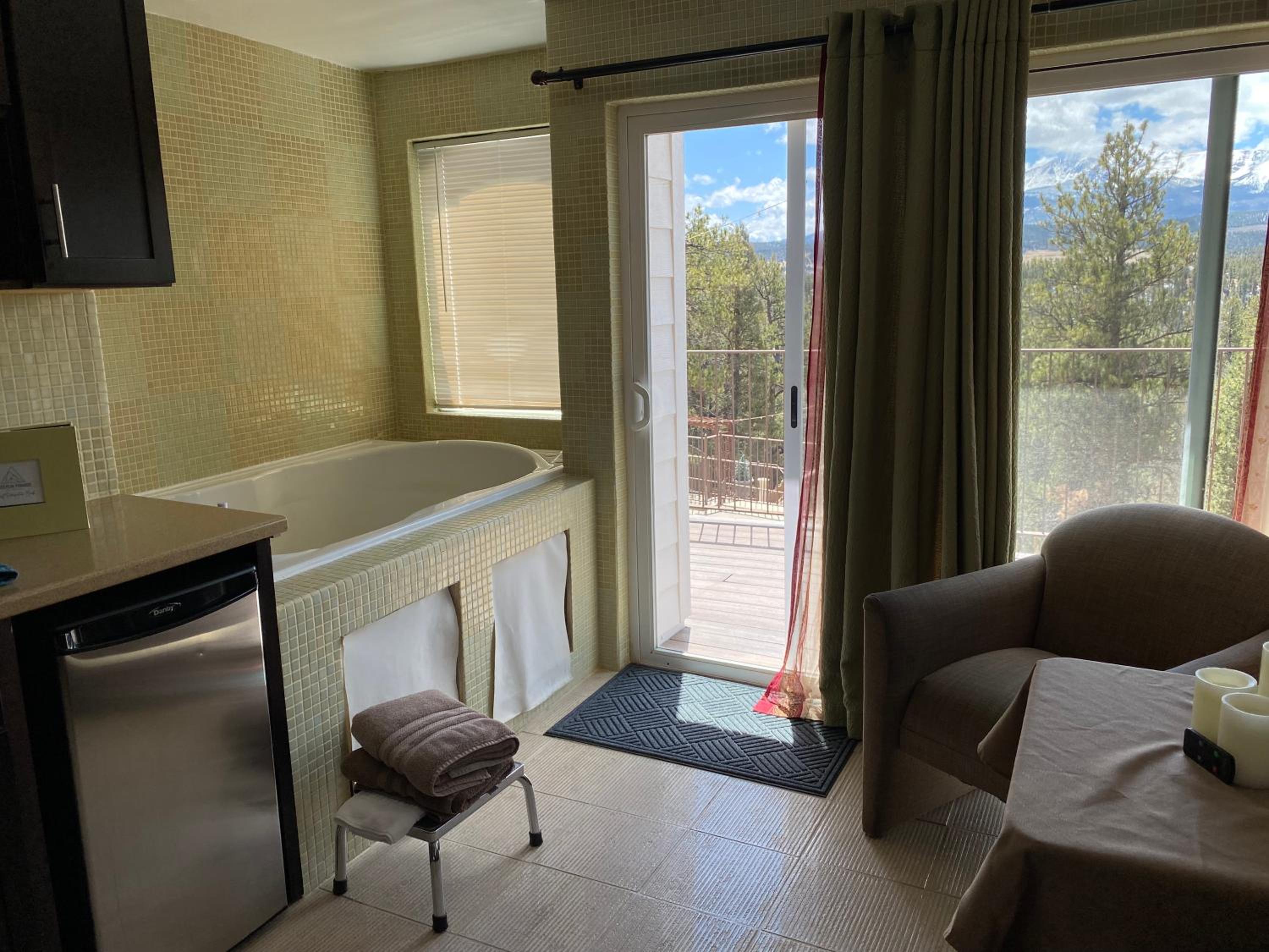 King Suite with Spa Bath photo 3