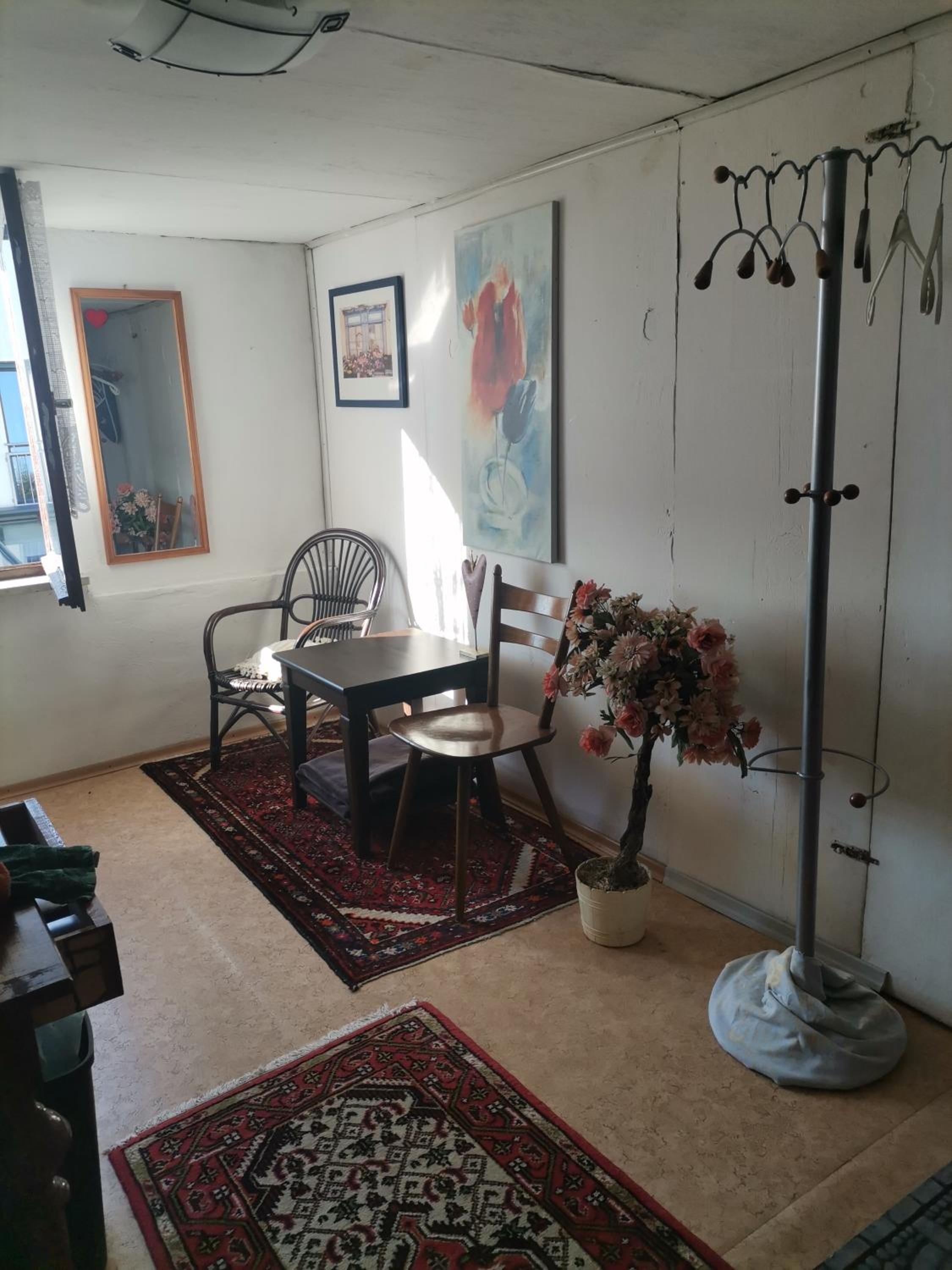 Apartment with Shower - Photo 4
